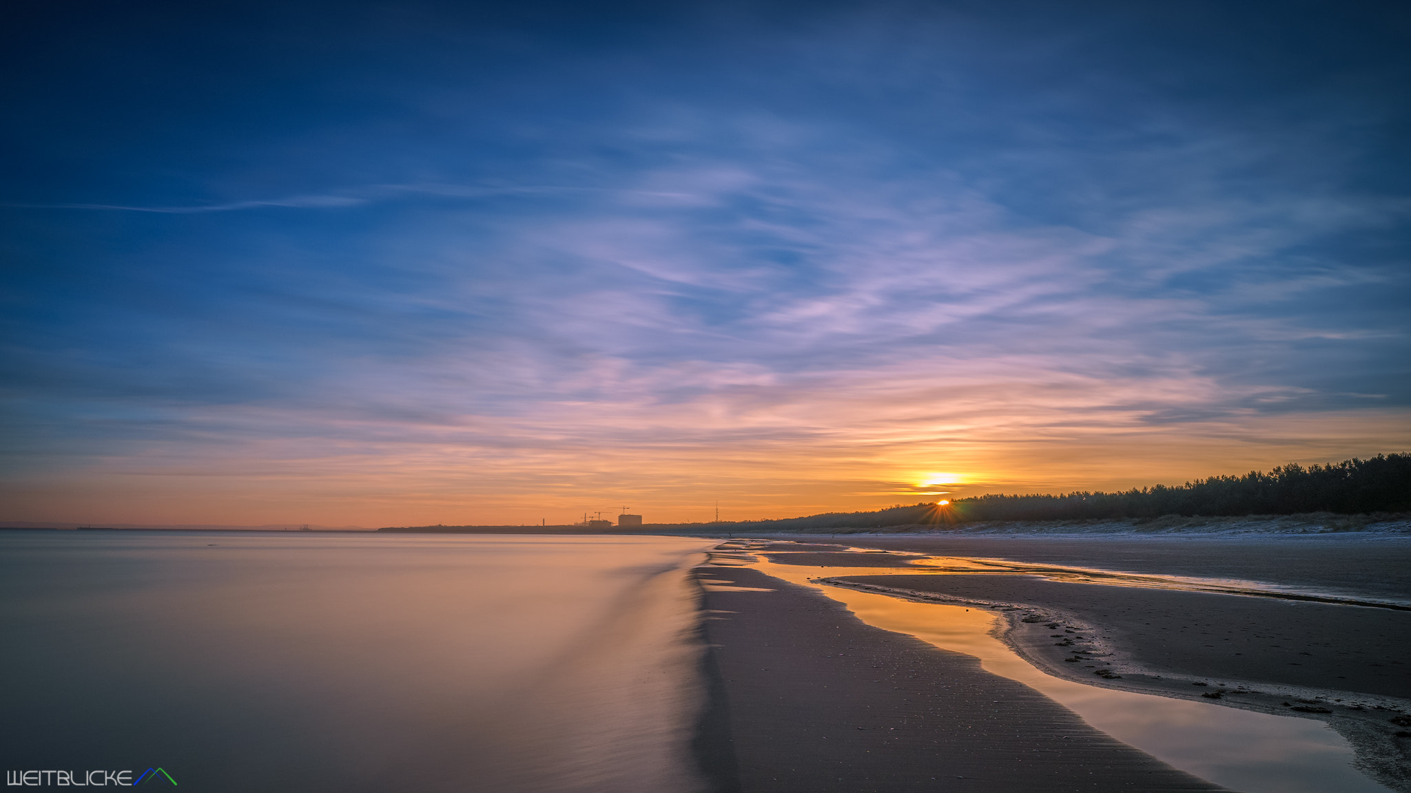 Sony a7 + ZEISS Batis 25mm F2 sample photo. Sonnenaufgang im dezember am strand... photography