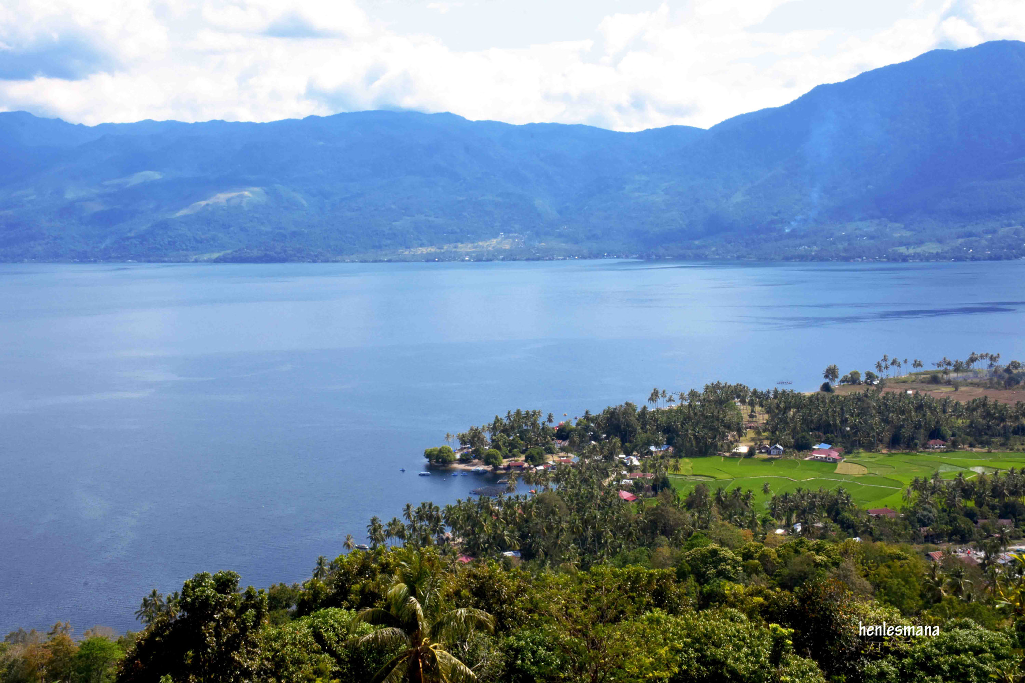 Nikon D7200 + Nikon AF Fisheye-Nikkor 16mm F2.8D sample photo. Maninjau lake photography