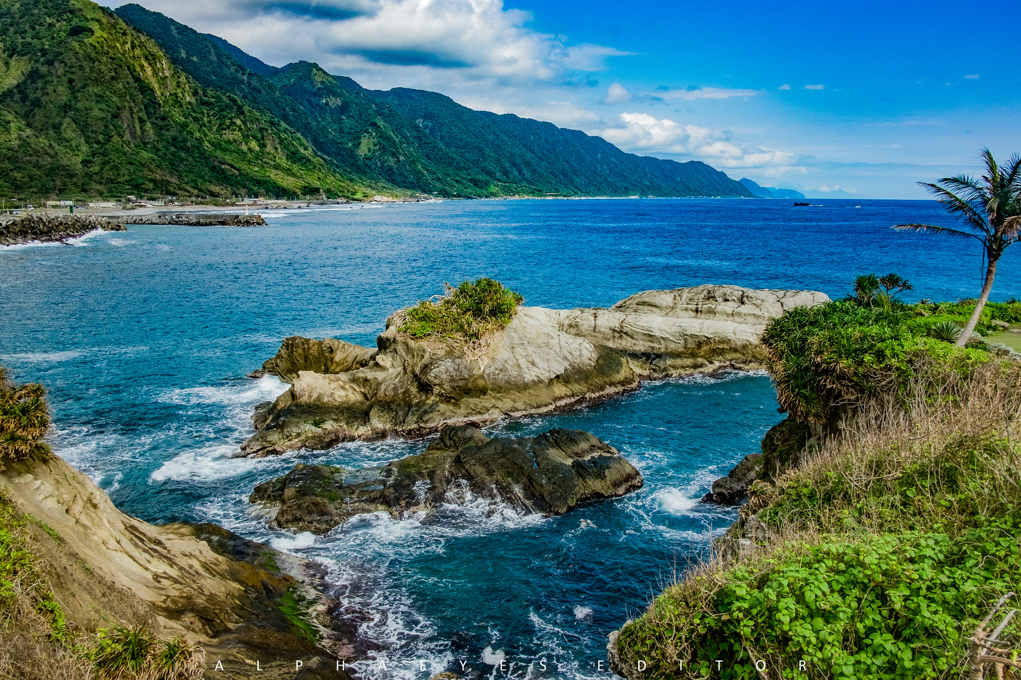 Fujifilm X-T10 + Fujifilm XF 18mm F2 R sample photo. Beside the pacific ocean photography