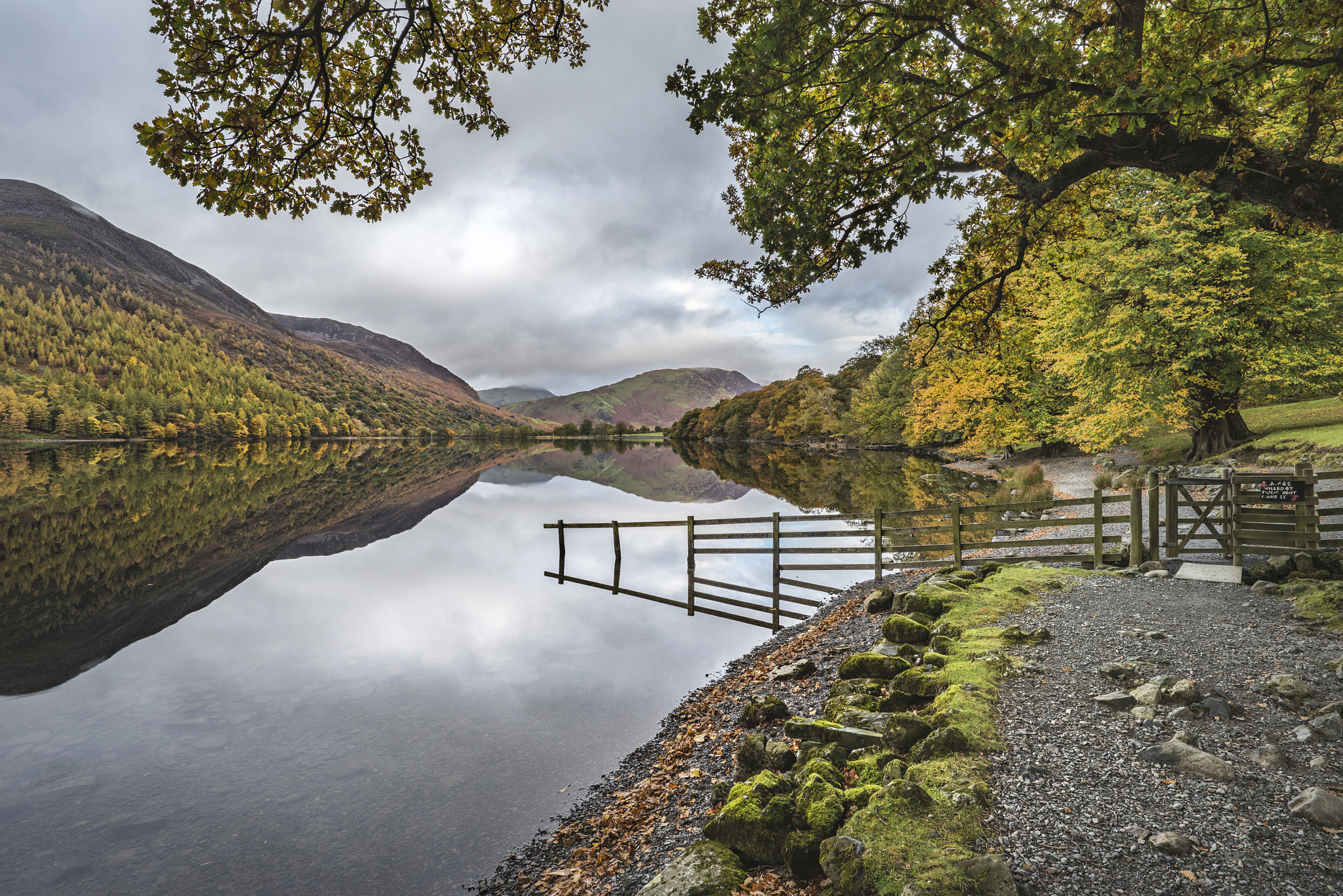 Nikon AF-S Nikkor 18-35mm F3.5-4.5G ED sample photo. Beautiful autumn fall landscape image of lake buttermere in lake photography