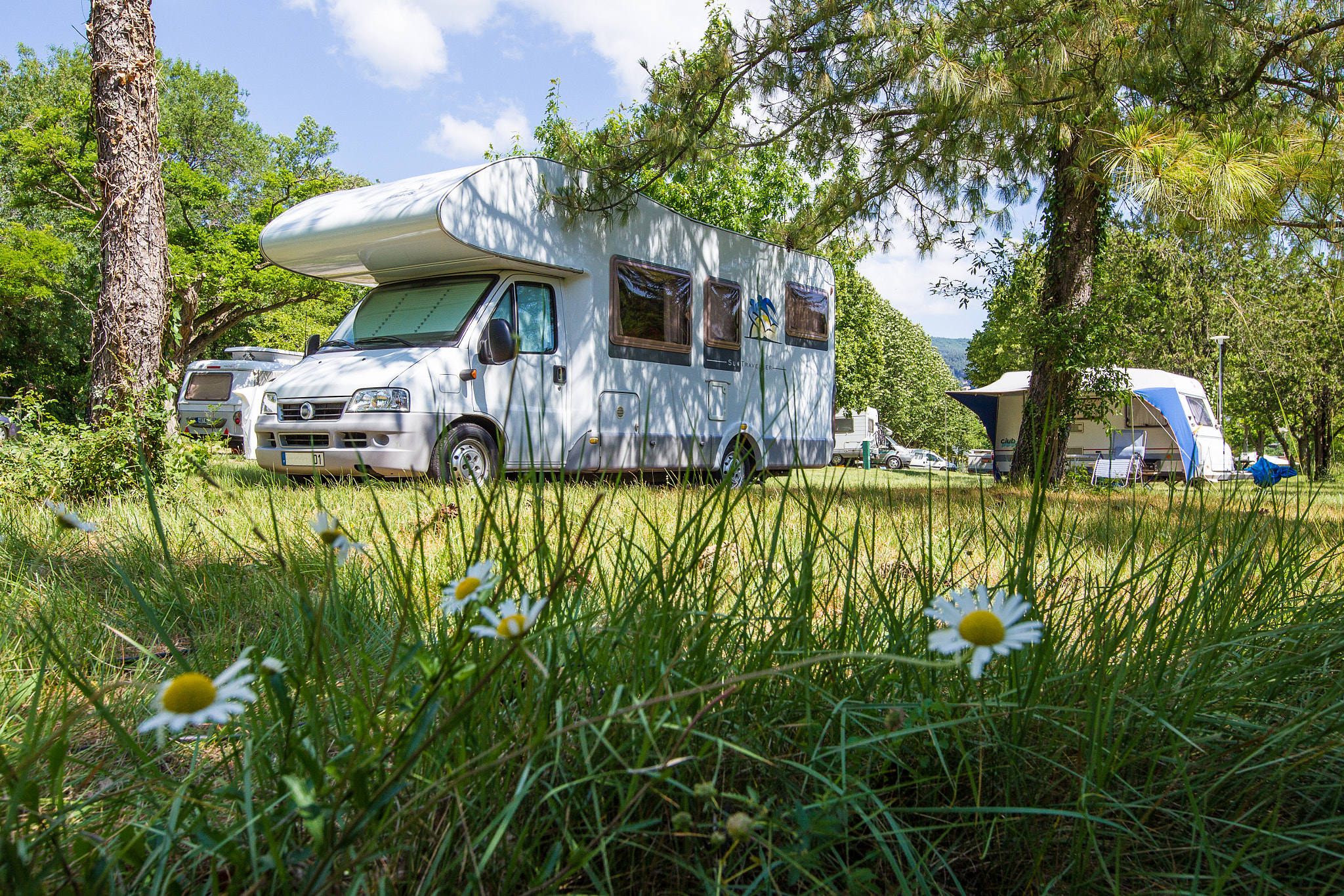 Canon EOS-1D Mark IV sample photo. Motorhome on a campsite photography