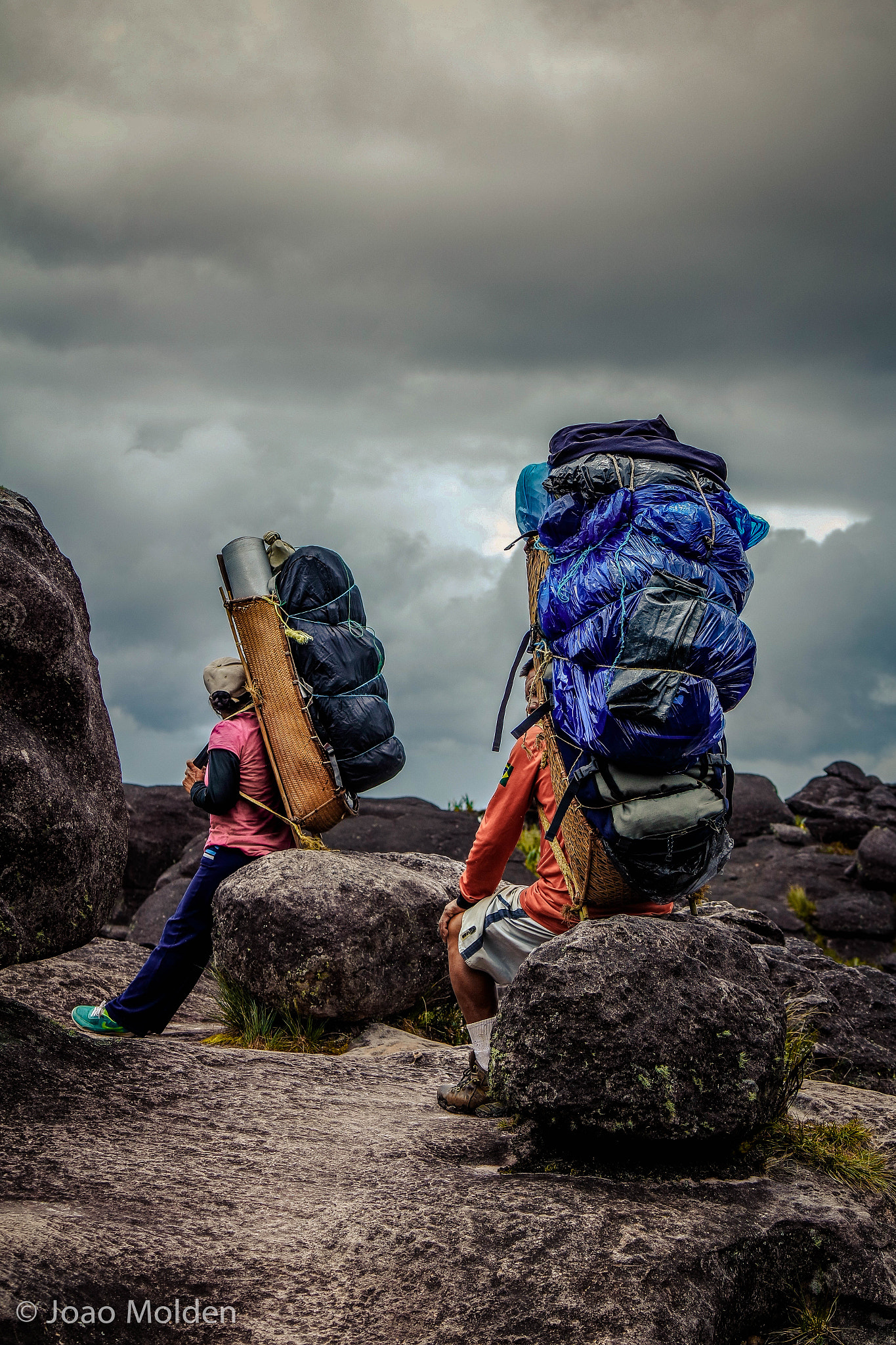 Samsung NX3000 + NX 50-200mm F4-5.6 sample photo. Strong natives on mount roraima photography