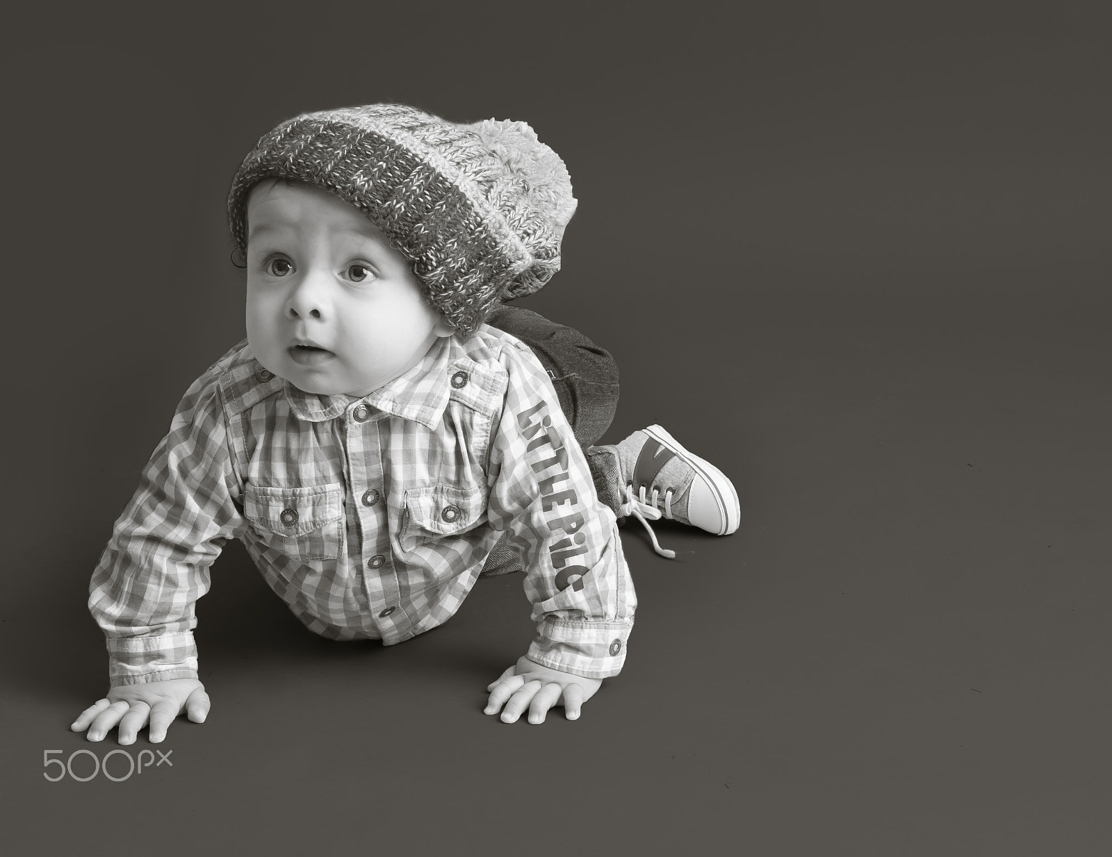 Canon EOS 5DS R sample photo. Baby in studio photography