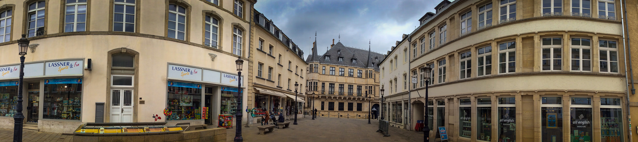 iPad mini 2 back camera 3.3mm f/2.4 sample photo. Rue de la reine, luxembourg city. photography