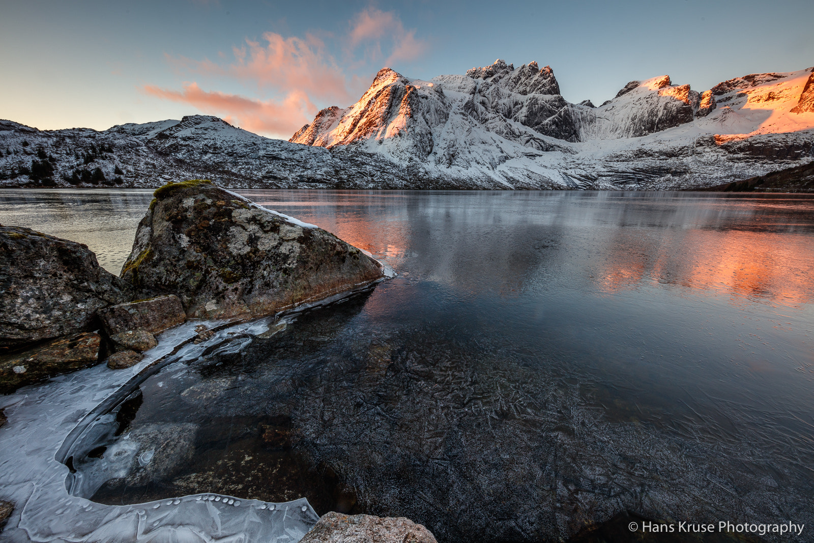 Canon EF 11-24mm F4L USM sample photo. Morning at storvatnet photography