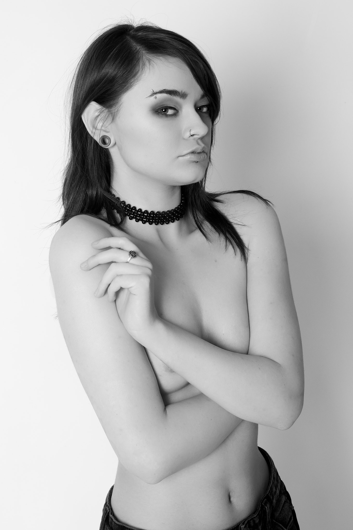 Sony Alpha DSLR-A450 + Sony DT 50mm F1.8 SAM sample photo. Black and white glamour photography