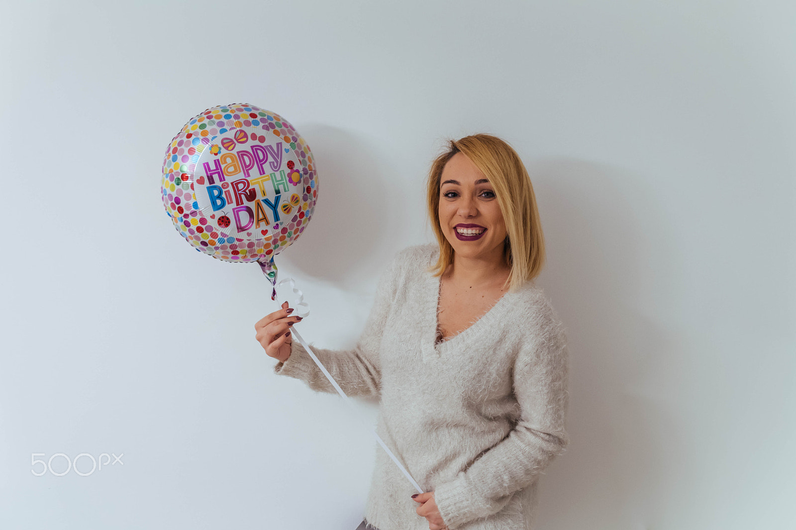 Nikon D500 sample photo. Pretty girl with birthday balloon photography