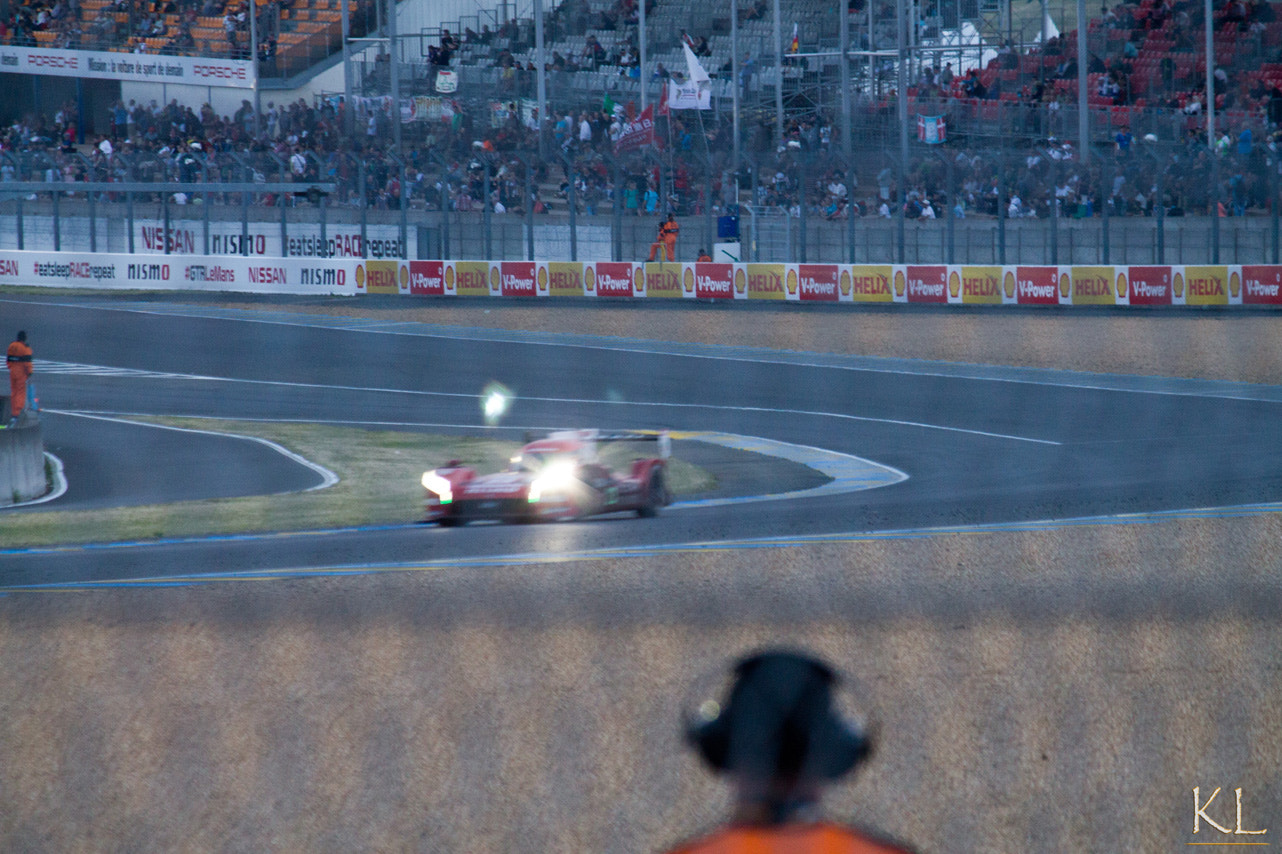 Canon EF-S 55-250mm F4-5.6 IS sample photo. Fall of the night on the race photography