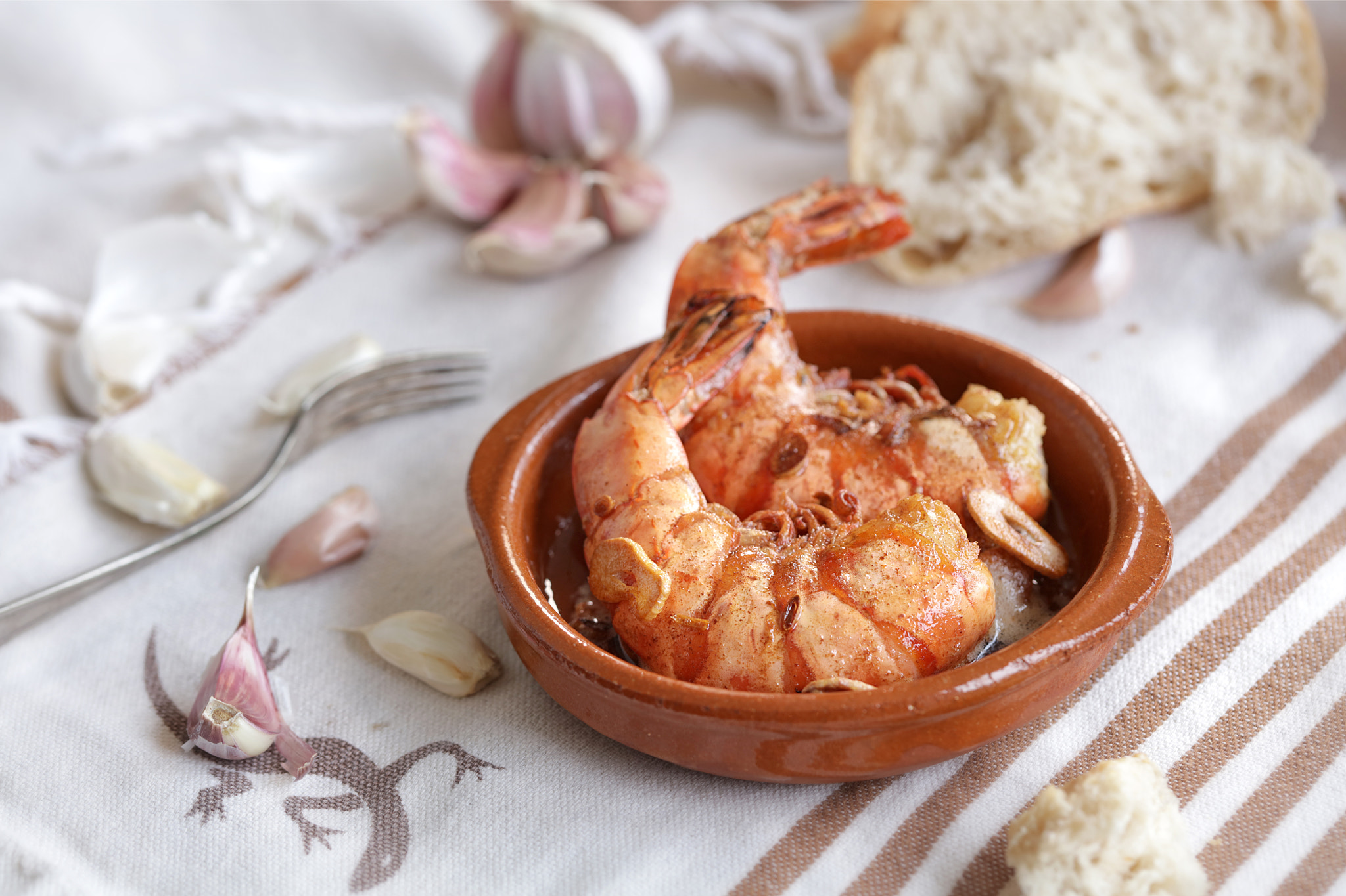 Canon EOS 5DS sample photo. Spanish style garlic prawns photography