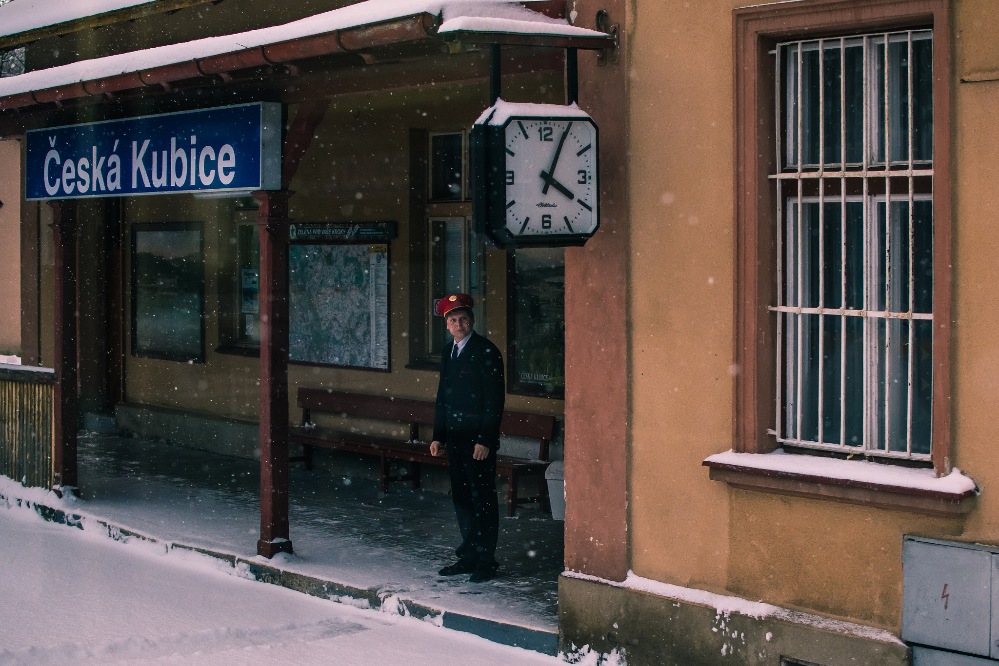 Nikon D500 + Nikon AF-S DX Nikkor 35mm F1.8G sample photo. Passing trough czech republic photography