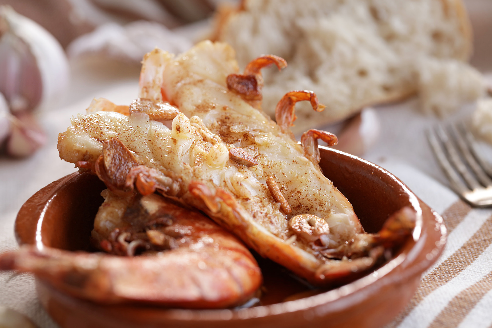Canon EOS 5DS sample photo. Spanish style garlic prawns photography