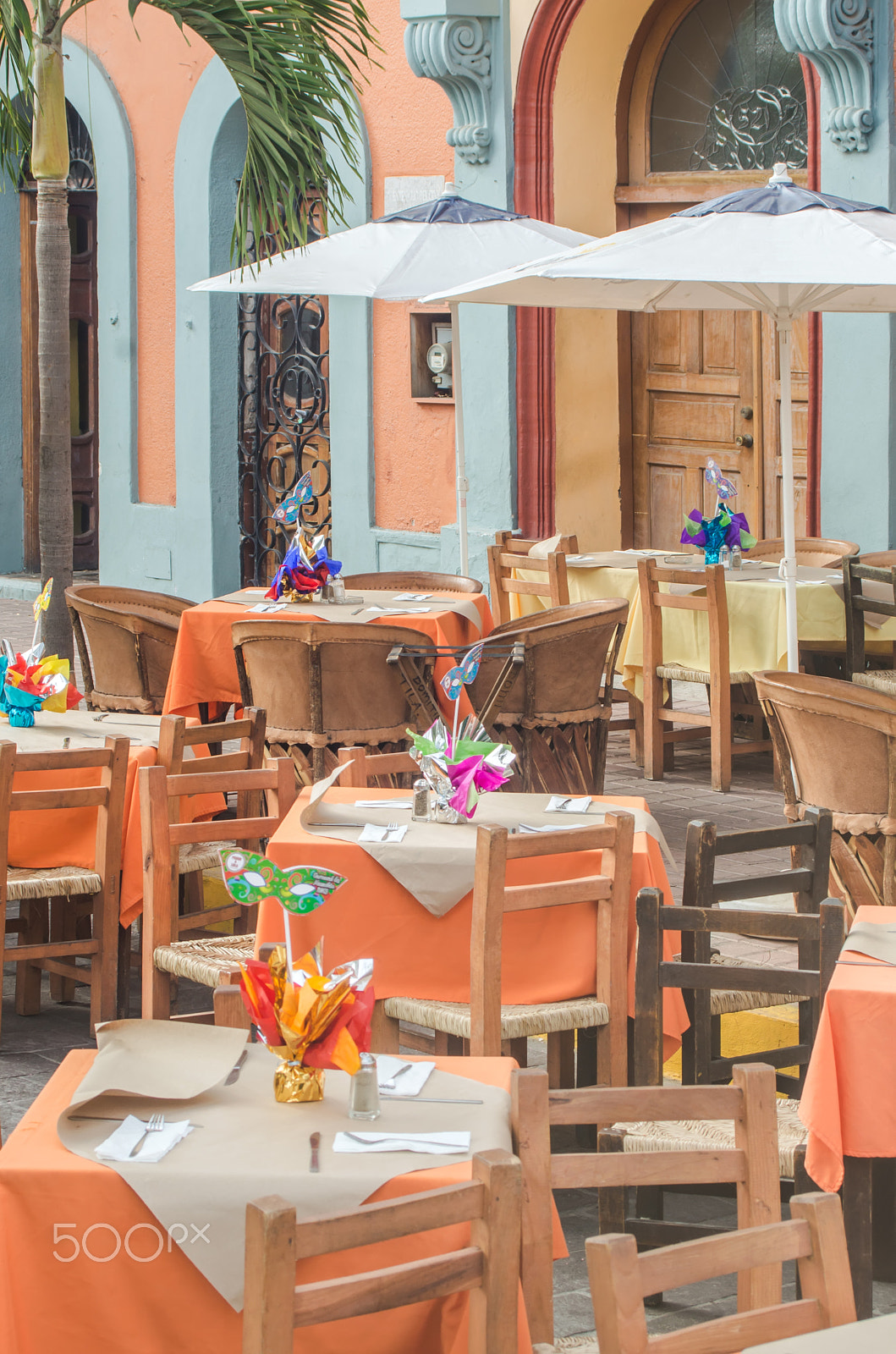 Sony SLT-A77 sample photo. Preparations for mardi gras in mexico photography
