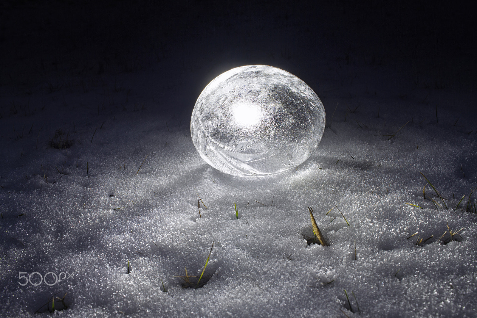 Canon EOS 7D + Canon EF-S 24mm F2.8 STM sample photo. Ice-egg photography