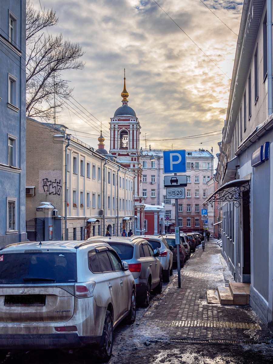 Olympus OM-D E-M10 sample photo. Podkopaevsky lane photography