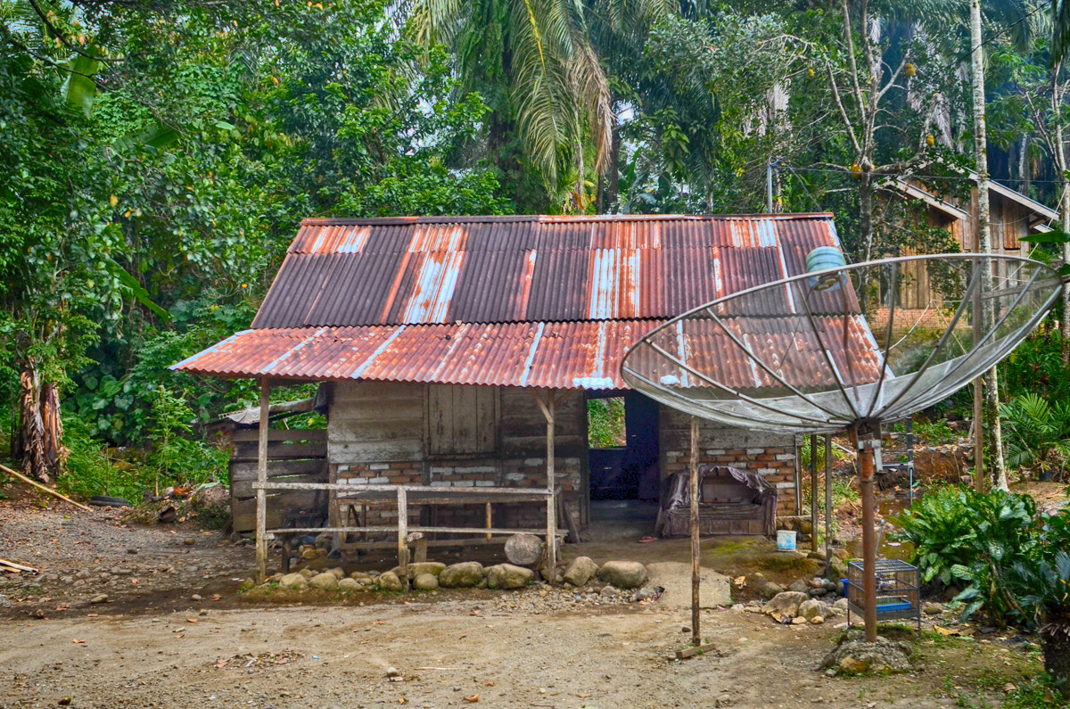 AF Zoom-Nikkor 28-85mm f/3.5-4.5 sample photo. Hut photography