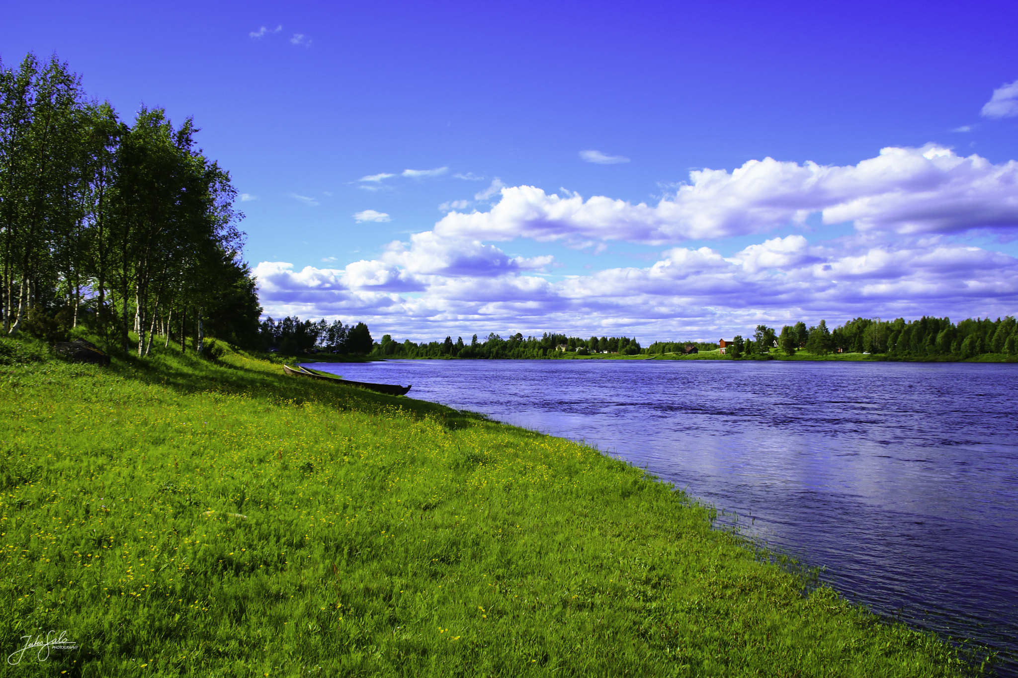 Canon EOS 760D (EOS Rebel T6s / EOS 8000D) + Canon EF 75-300mm F4.0-5.6 IS USM sample photo. Summer landscape in lapland, finland. photography