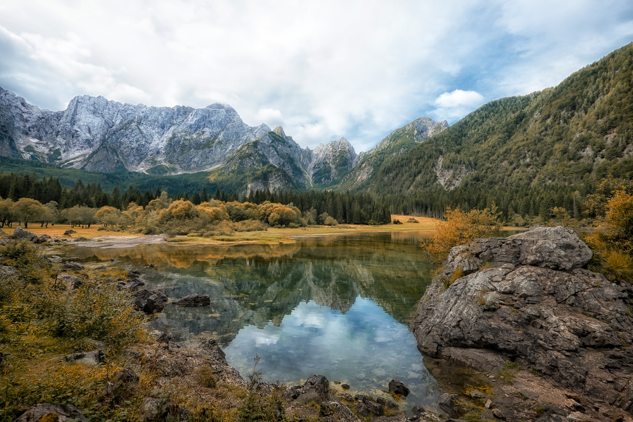 Fujifilm X-E2 + Fujifilm XF 10-24mm F4 R OIS sample photo. Colors of silence photography