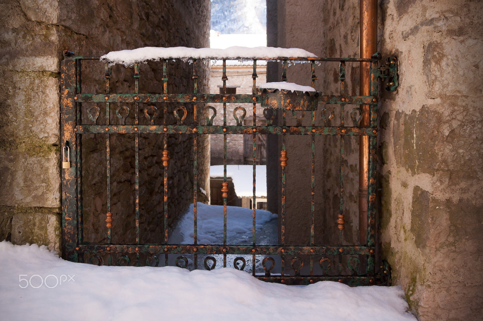 Sigma 18-50mm f/3.5-5.6 DC sample photo. Copper gate photography