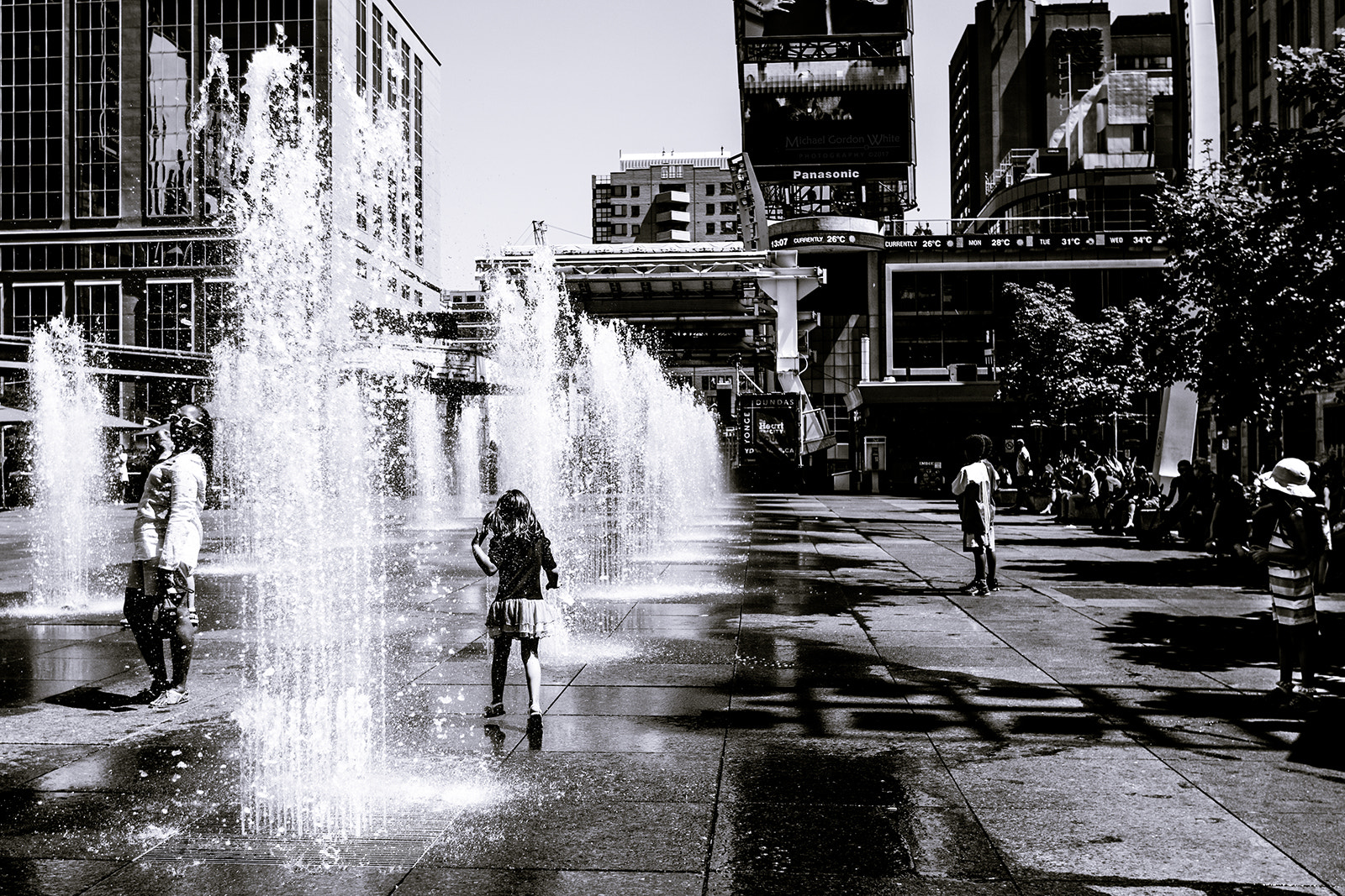 Canon EF 16-35mm F2.8L USM sample photo. Splash photography