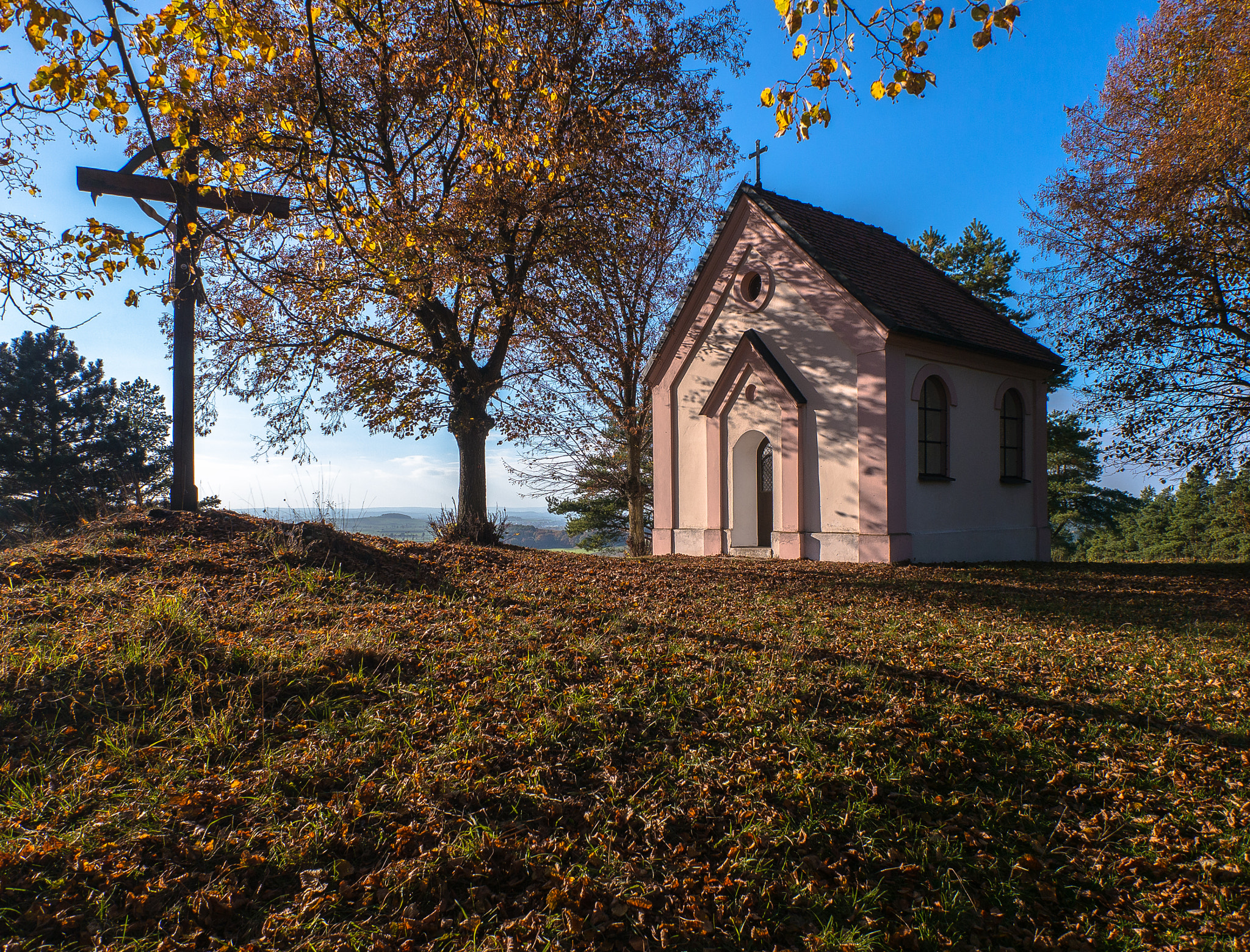 Panasonic Lumix DMC-G5 + Panasonic Lumix G 14mm F2.5 ASPH sample photo. Kalvarienbergkapelle photography