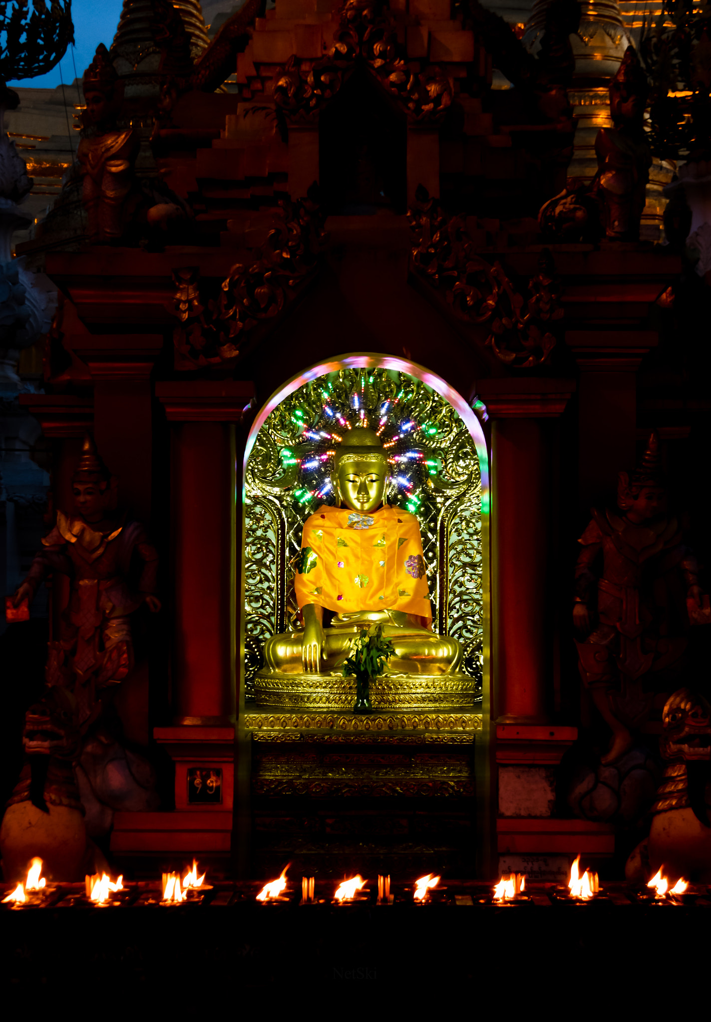 Canon EF-S 18-200mm F3.5-5.6 IS sample photo. Disco buddha. photography