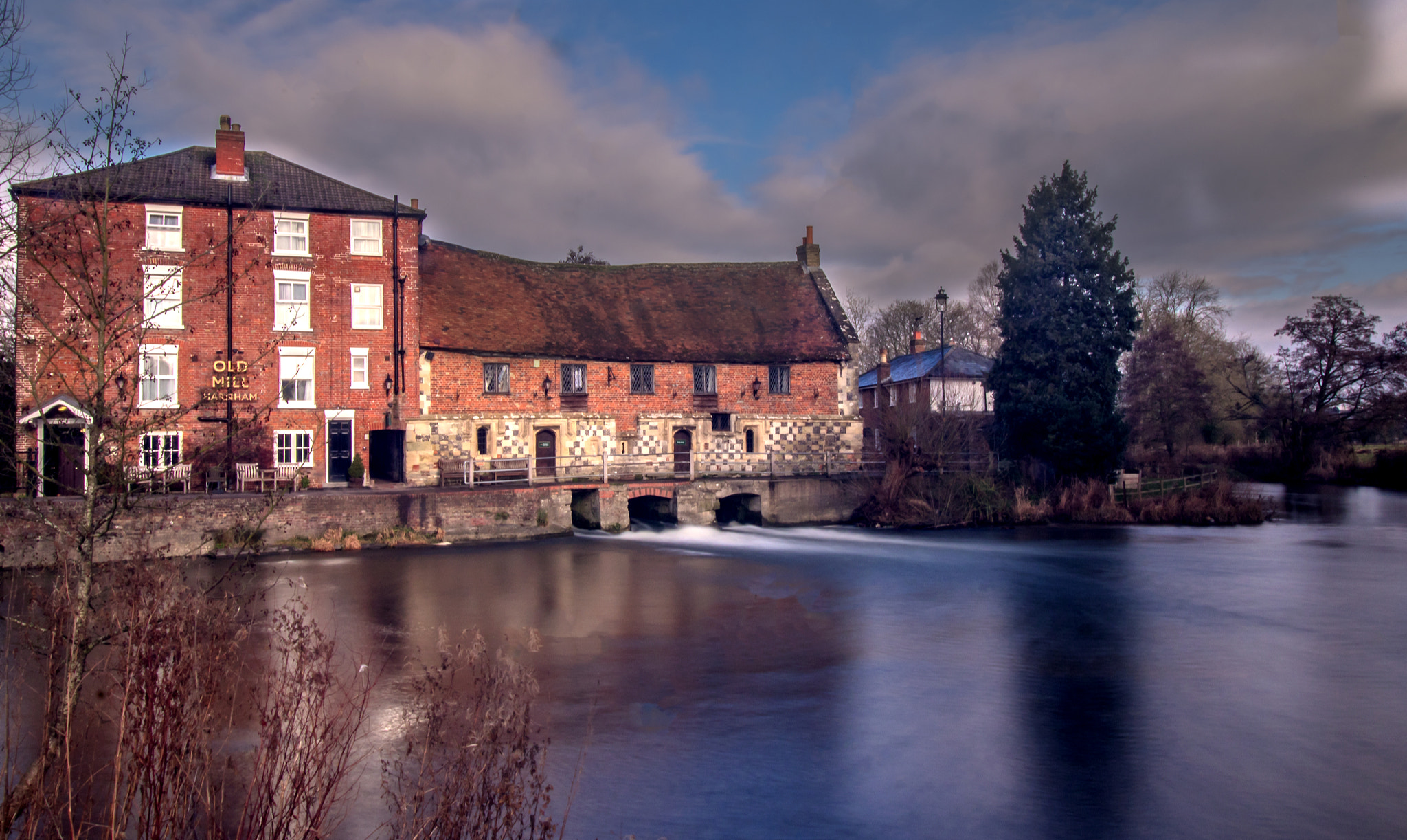 Canon EOS 750D (EOS Rebel T6i / EOS Kiss X8i) sample photo. Old mill at harnham photography