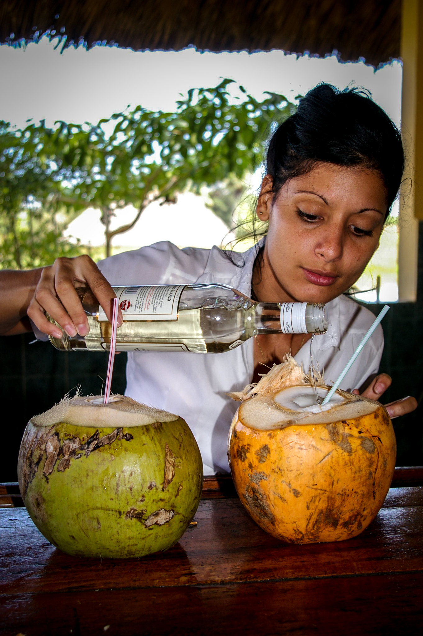 Pentax K100D Super + Pentax smc DA 18-55mm F3.5-5.6 AL sample photo. La beauté du geste... (cuba) photography