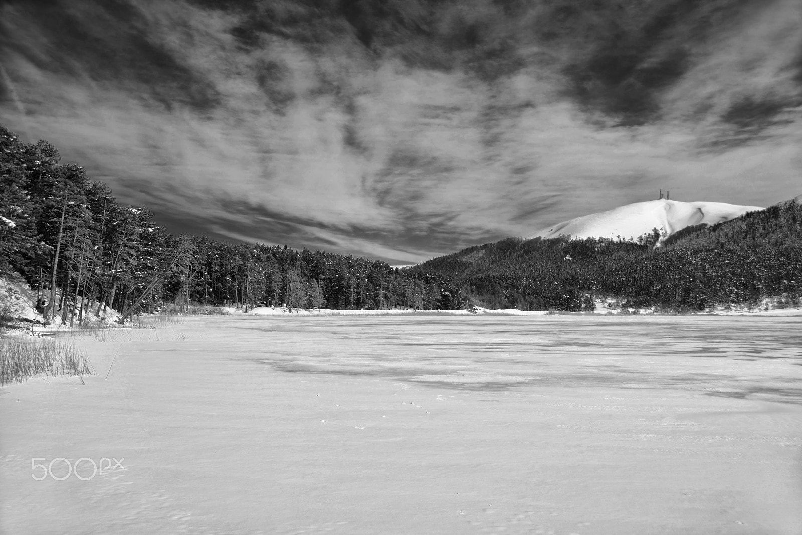 Nikon AF Nikkor 24-85mm F2.8-4D IF sample photo. Frozen lake and beautiful sky .. photography