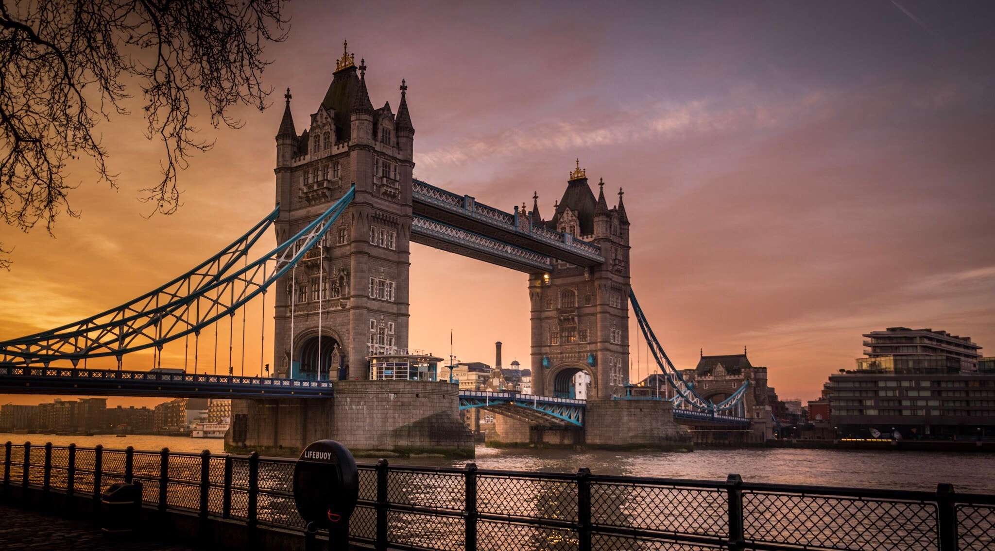 Canon EOS 7D Mark II sample photo. Tower bridge london photography
