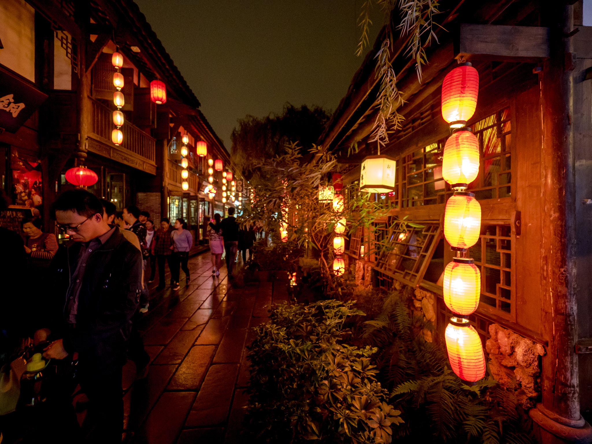 Olympus OM-D E-M5 II + Olympus M.Zuiko Digital ED 7-14mm F2.8 PRO sample photo. 锦里 jin li chengdu photography