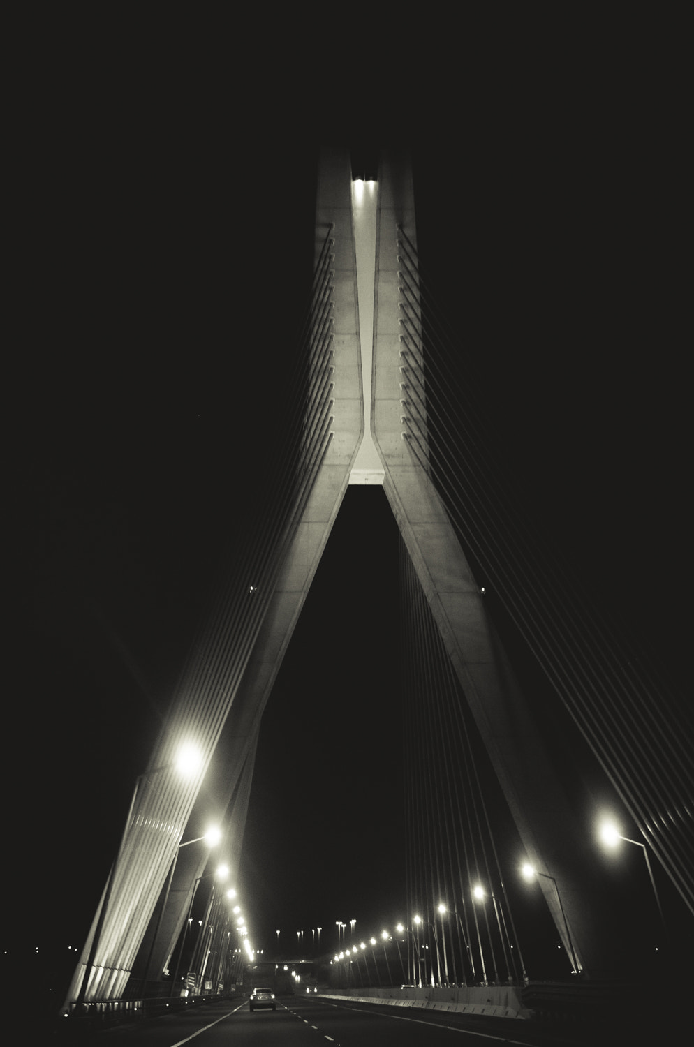 Nikon D7000 + Sigma 18-35mm F1.8 DC HSM Art sample photo. Night bridge photography