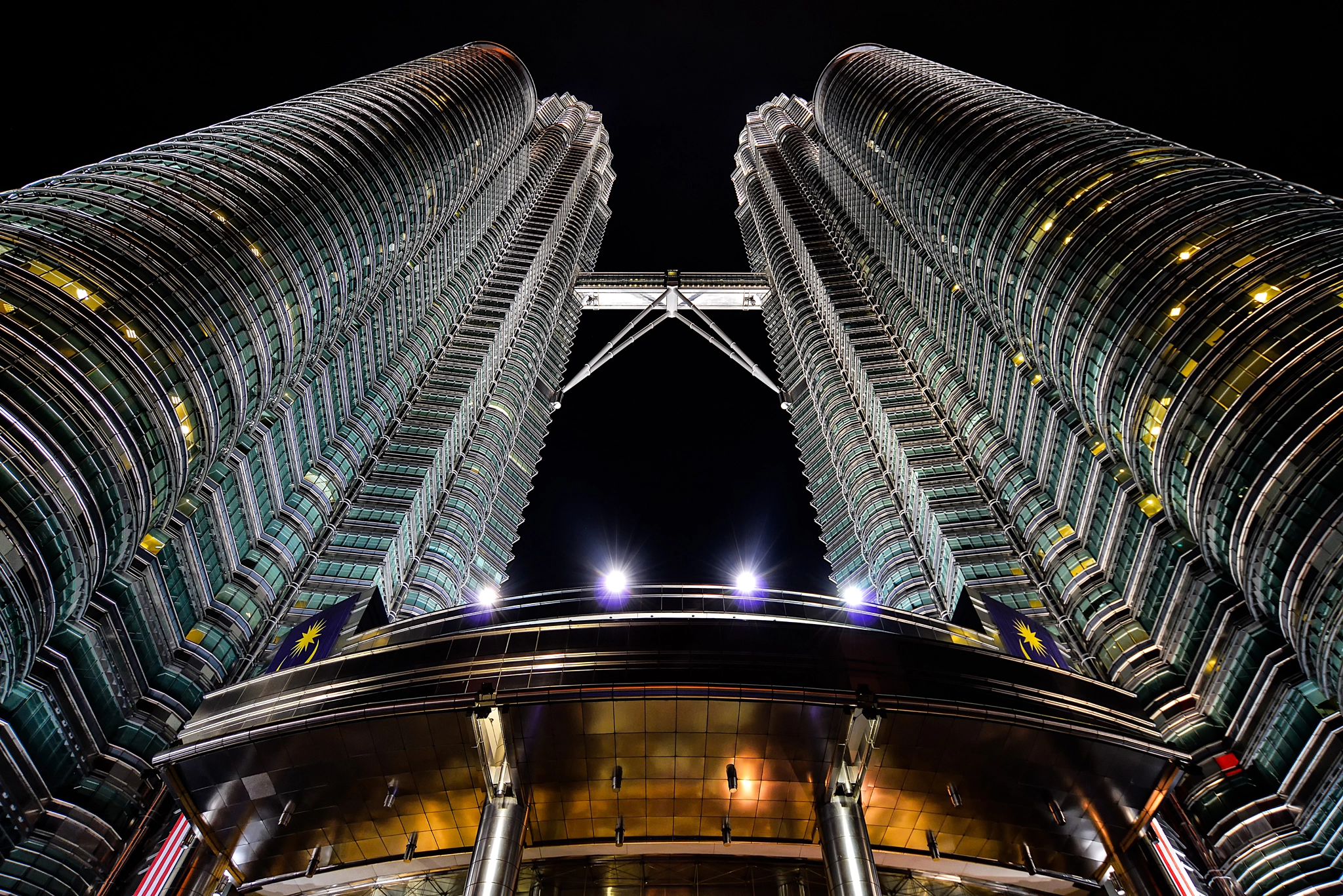 Nikon AF-S Nikkor 18-35mm F3.5-4.5G ED sample photo. Petronas twin towers photography