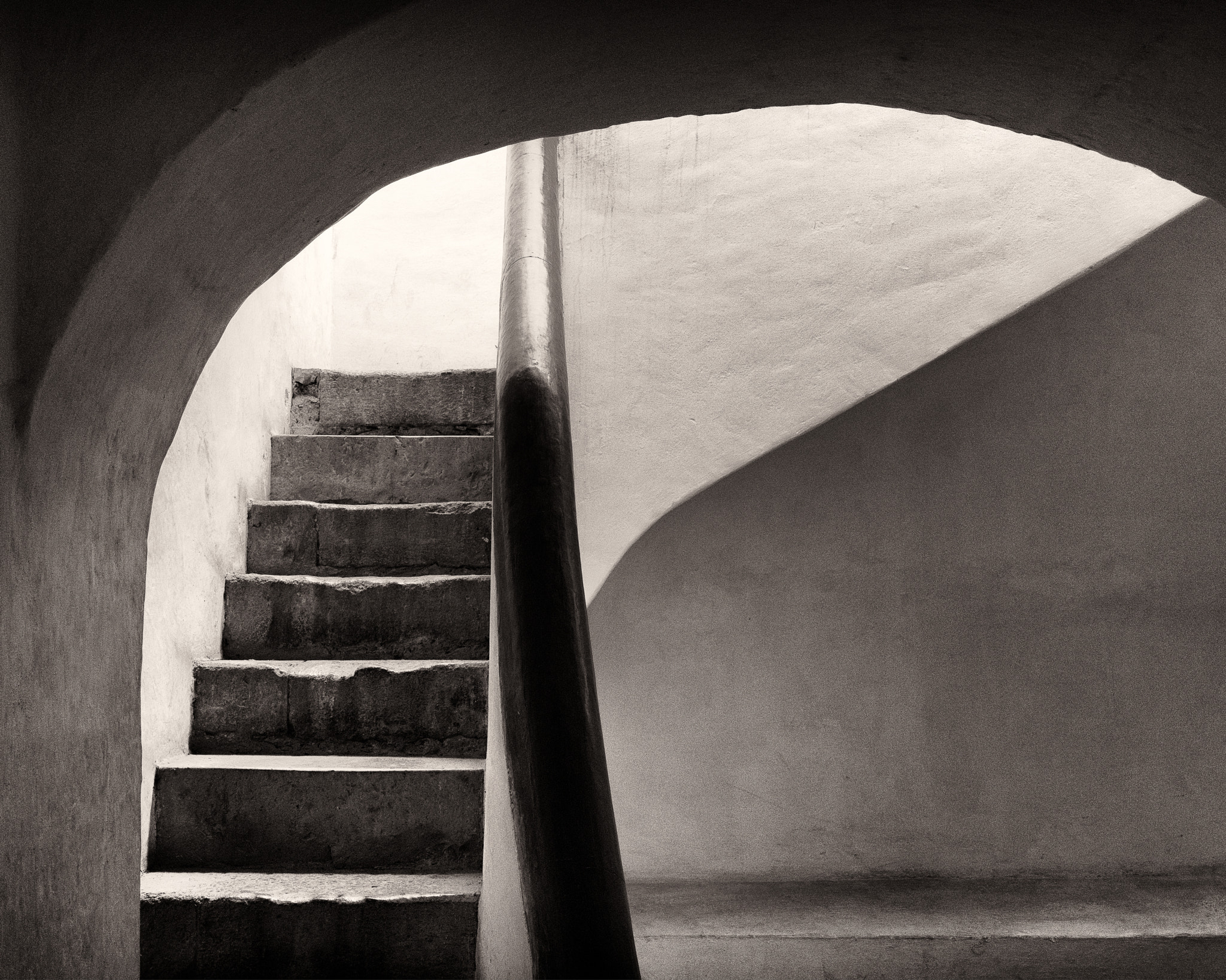 Sony a7R II + Sony Sonnar T* FE 35mm F2.8 ZA sample photo. Stairs, casa de ignacio allende photography