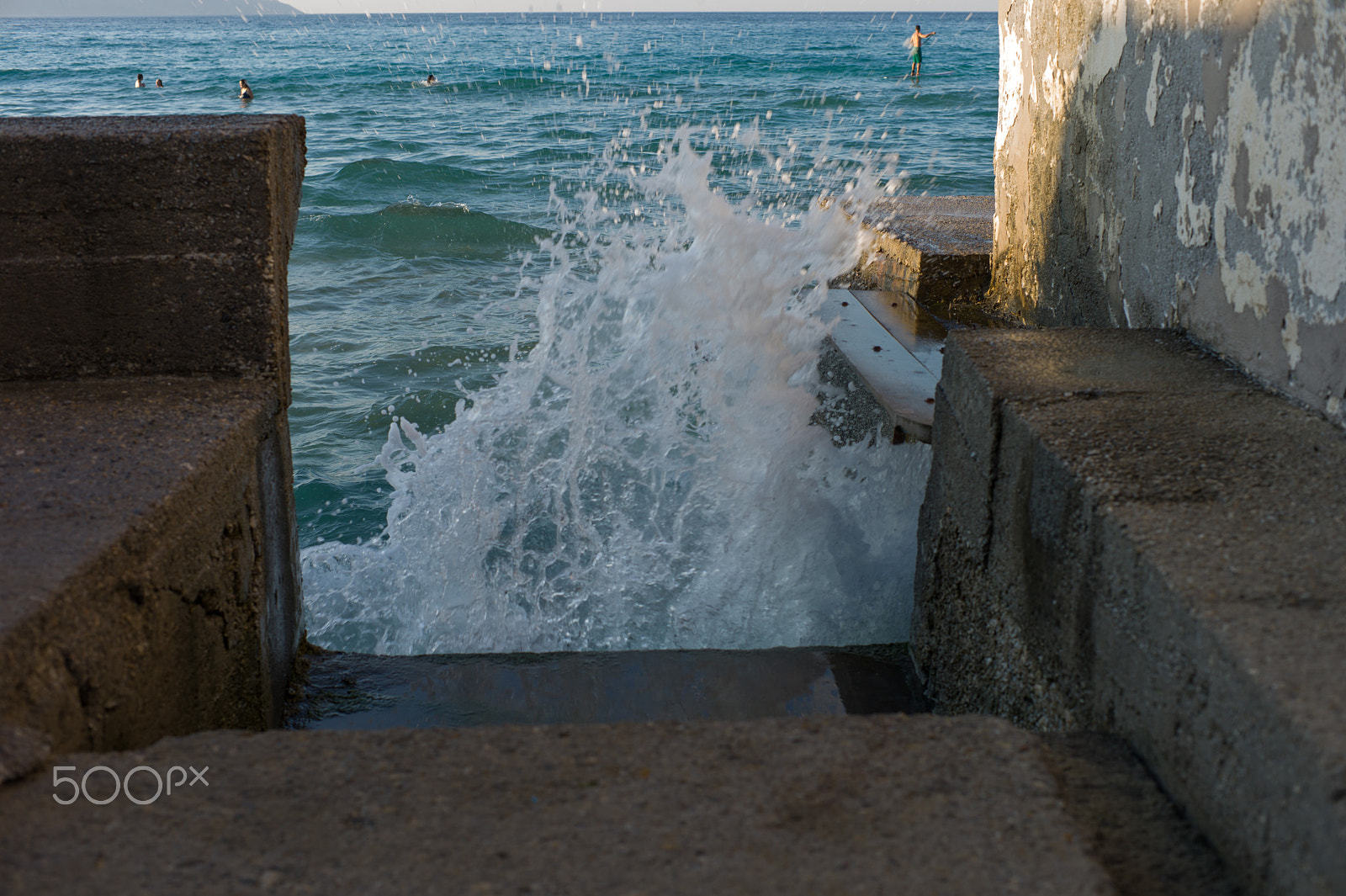 Leica M9 + Noctilux-M 50mm f/1 sample photo. Wave photography