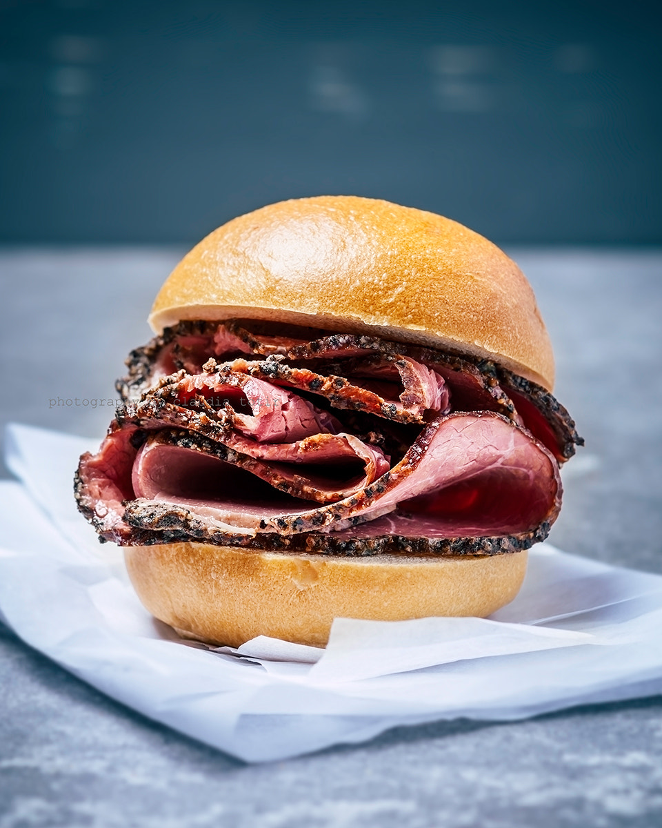Sony a7R + Sony 100mm F2.8 Macro sample photo. Pastrami burger photography