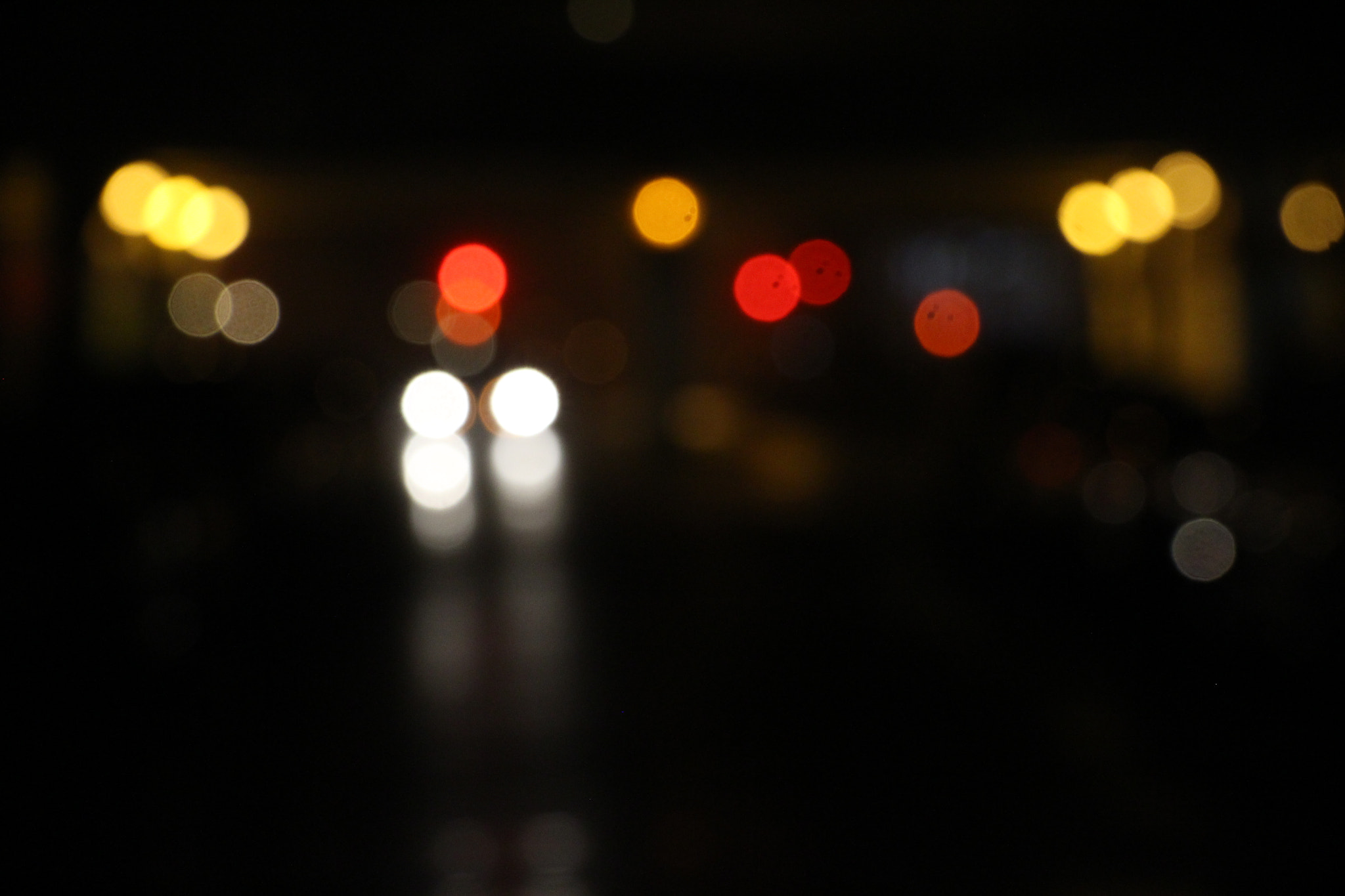 Canon EOS 650D (EOS Rebel T4i / EOS Kiss X6i) + Canon EF 50mm f/1.8 sample photo. Bokeh in the night photography