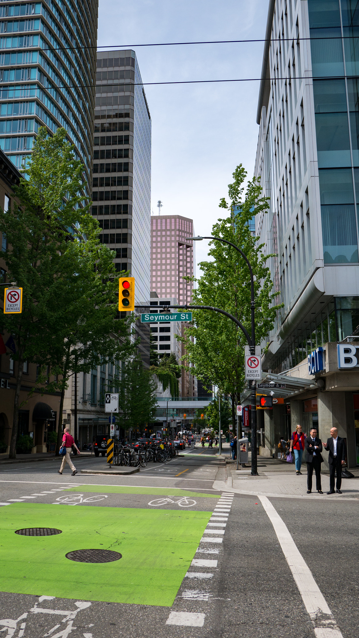 Panasonic Lumix DMC-GX7 + Panasonic Lumix G 14mm F2.5 ASPH sample photo. Downtown vancouver photography