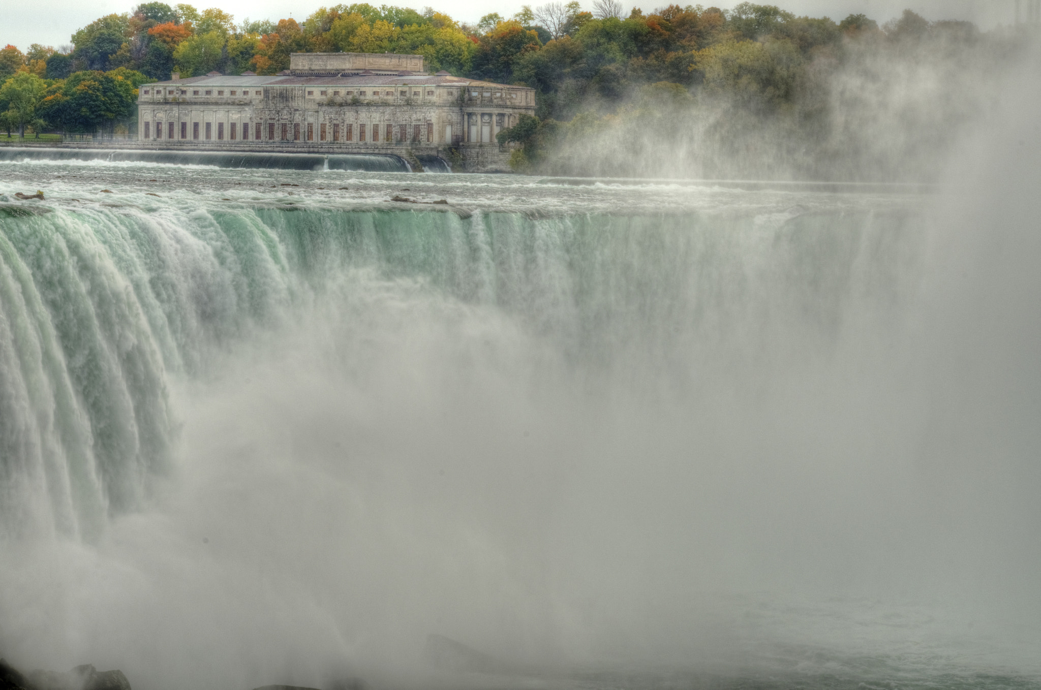 Nikon D7000 + AF Nikkor 70-210mm f/4-5.6 sample photo. Great waterfall photography