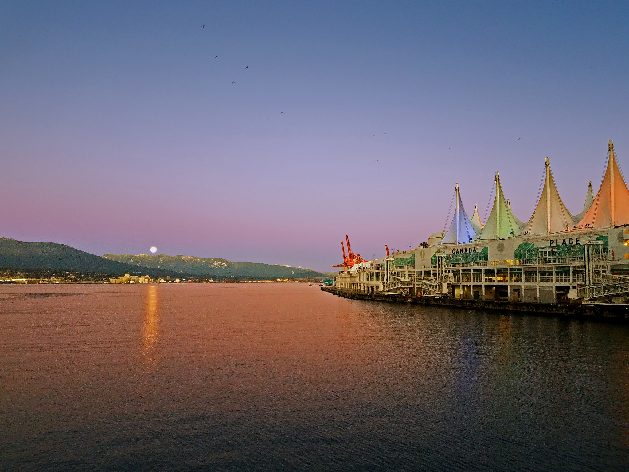 Samsung Galaxy S7 Edge + Samsung Galaxy S7 Edge Rear Camera sample photo. Vancouver moon rising photography