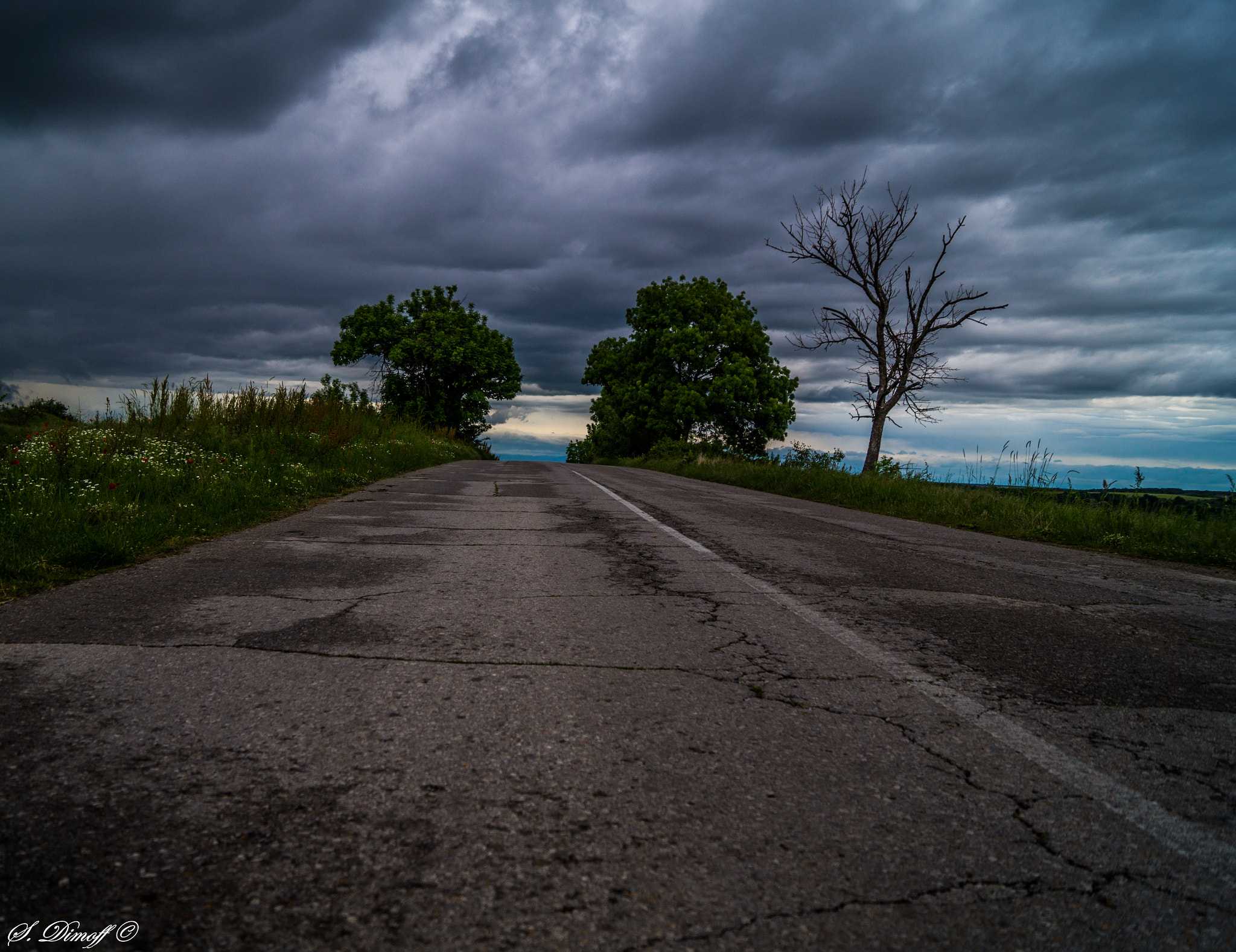 Sony SLT-A58 + Sony DT 18-55mm F3.5-5.6 SAM sample photo. Before the storm photography