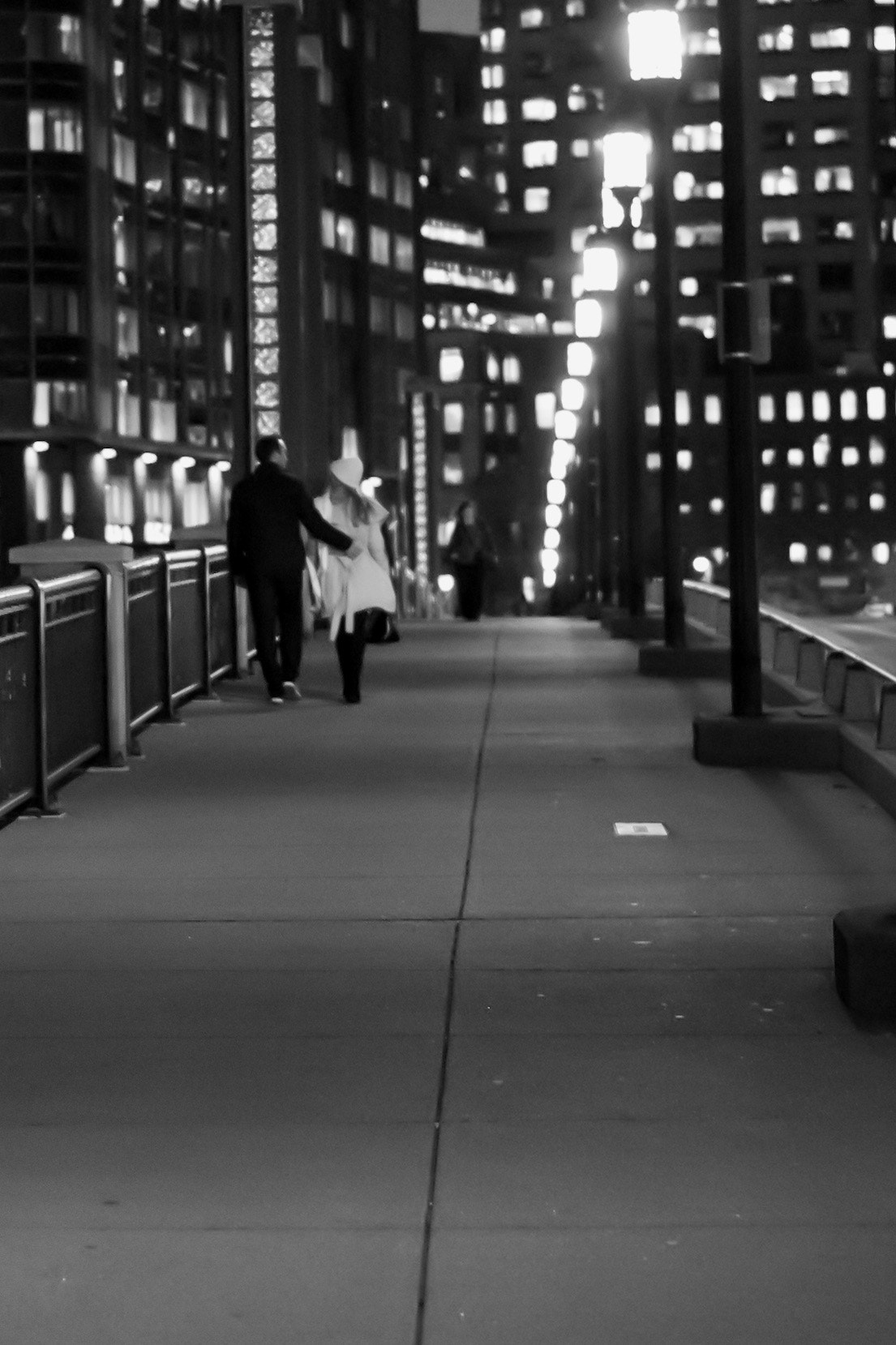 Pentax K-S2 + Pentax smc DA 50mm F1.8 sample photo. Crossing.     this couple is crossing the evelyn m ... photography
