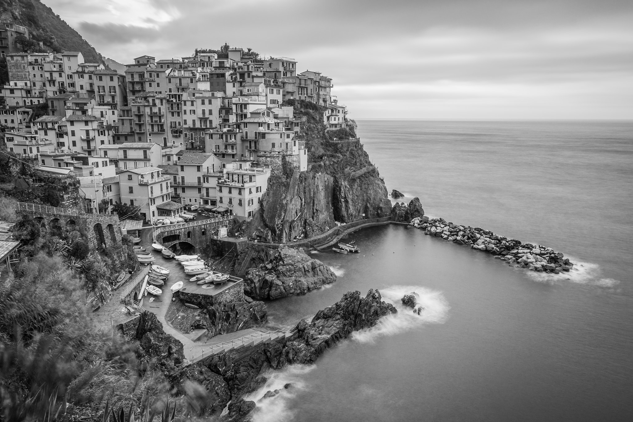 Nikon D500 + Nikon AF-S DX Nikkor 16-85mm F3.5-5.6G ED VR sample photo. Time in manarola photography