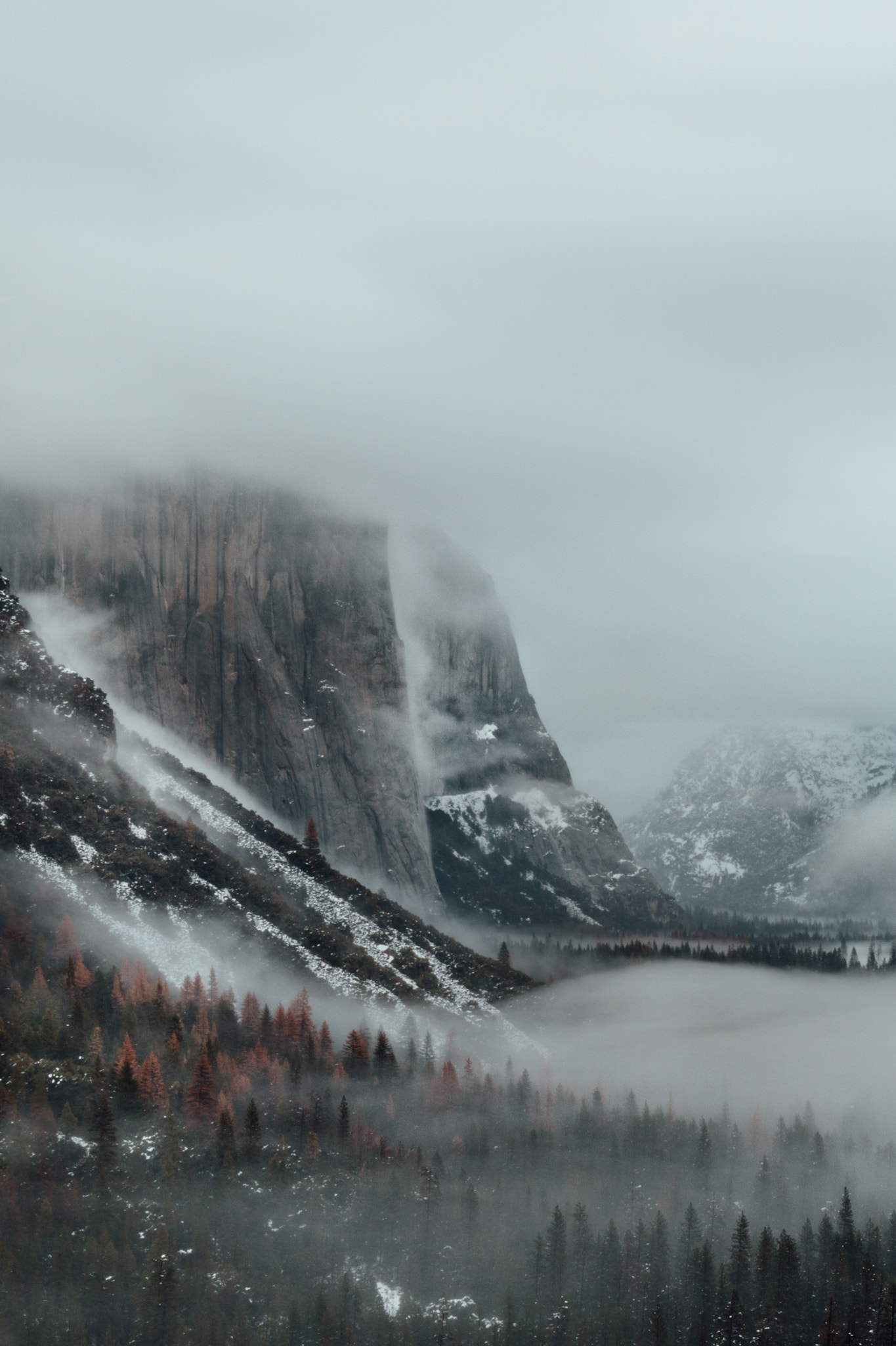 Canon EOS 700D (EOS Rebel T5i / EOS Kiss X7i) + Canon EF 16-35mm F2.8L USM sample photo. Winter in yosemite photography