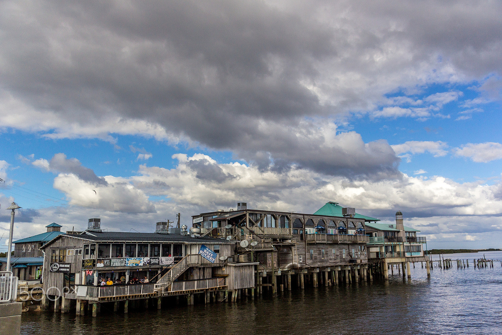 Canon EOS 600D (Rebel EOS T3i / EOS Kiss X5) sample photo. Cedar key restaurant row photography