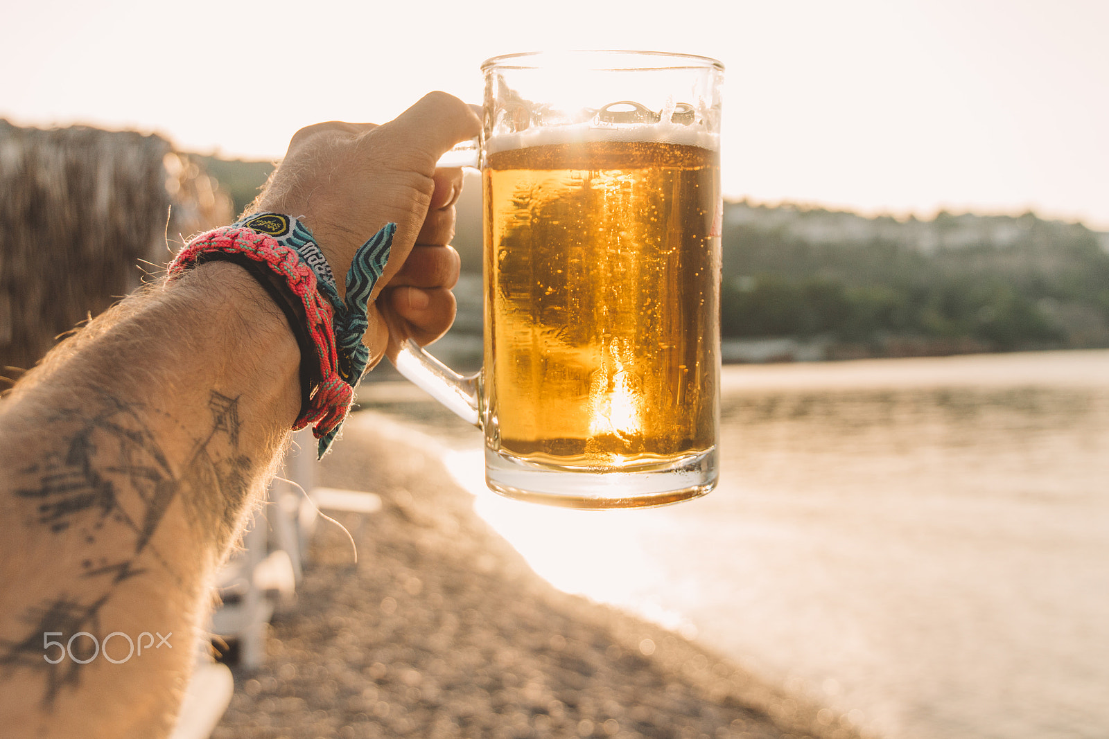 Canon EOS 650D (EOS Rebel T4i / EOS Kiss X6i) sample photo. Cheers | sipping alpha beer, greece photography