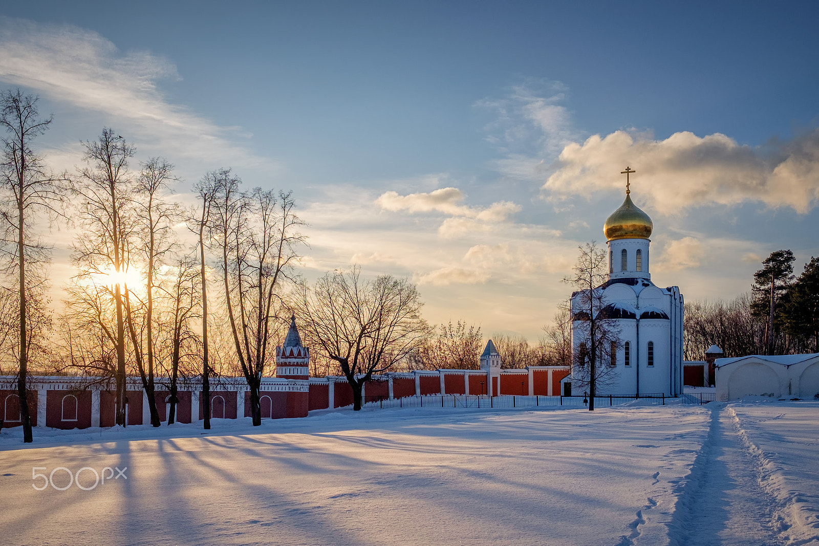 Fujifilm X-T10 + Fujifilm XF 23mm F1.4 R sample photo. Cold sunset in nikolo-ugreshsky monastery photography