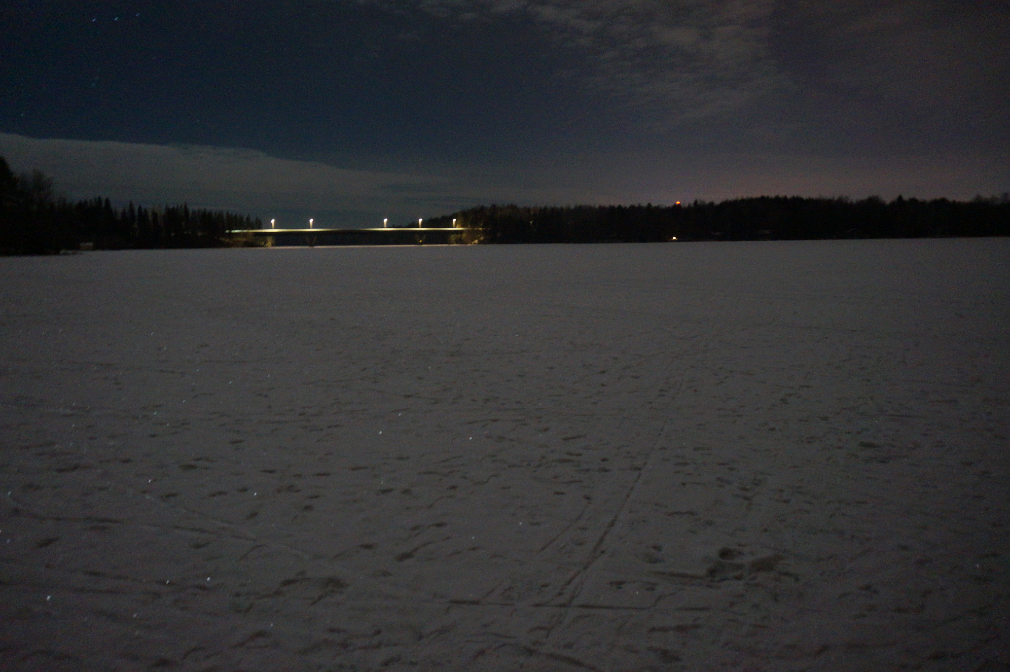 Sony E 16-50mm F3.5-5.6 PZ OSS sample photo. Midnight and middle of the lake photography