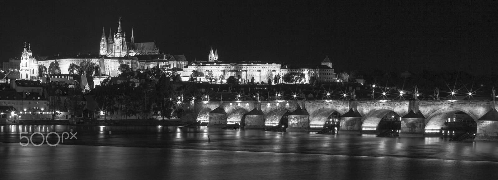 Canon EF 35mm F2 IS USM sample photo. Prague photography