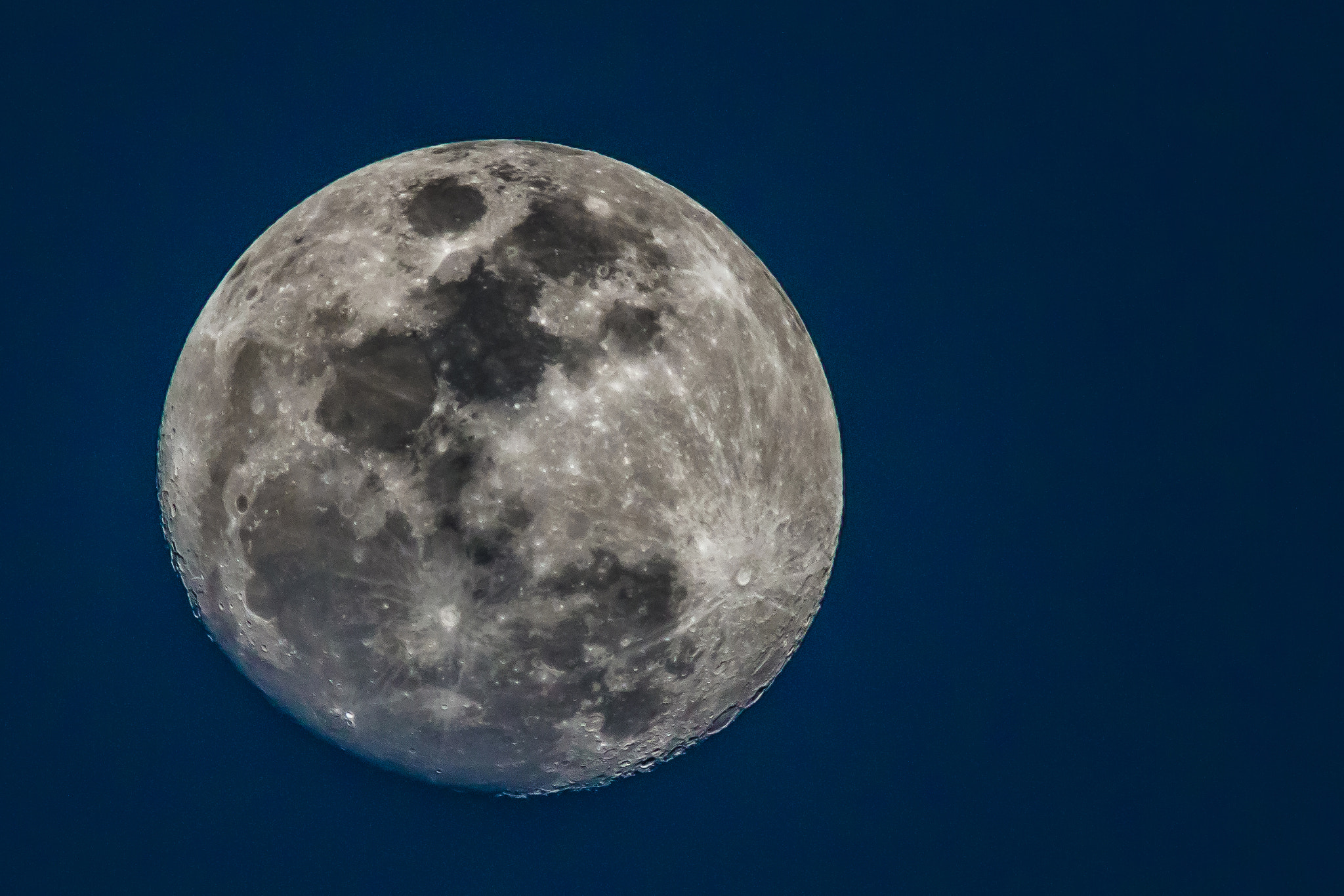 Canon EF 400mm F5.6L USM sample photo. Late afternoon full moon photography