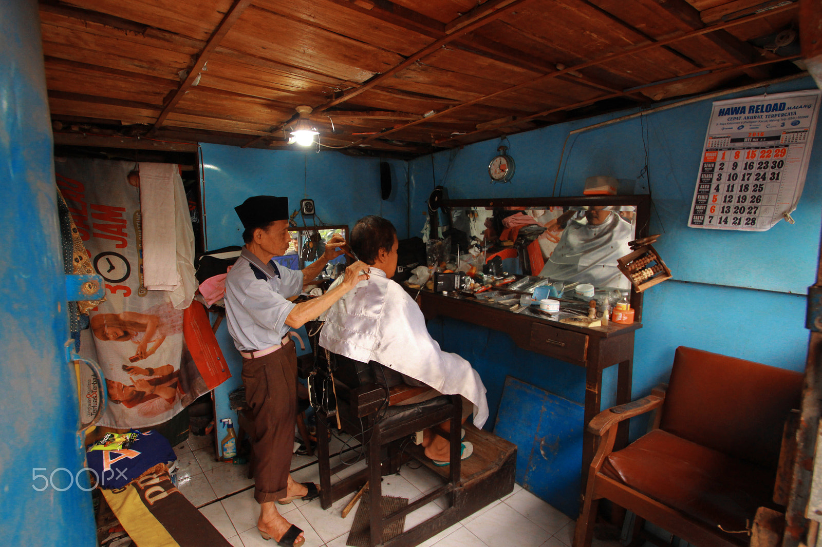 Sigma 10-20mm F3.5 EX DC HSM sample photo. Tradisional barber photography